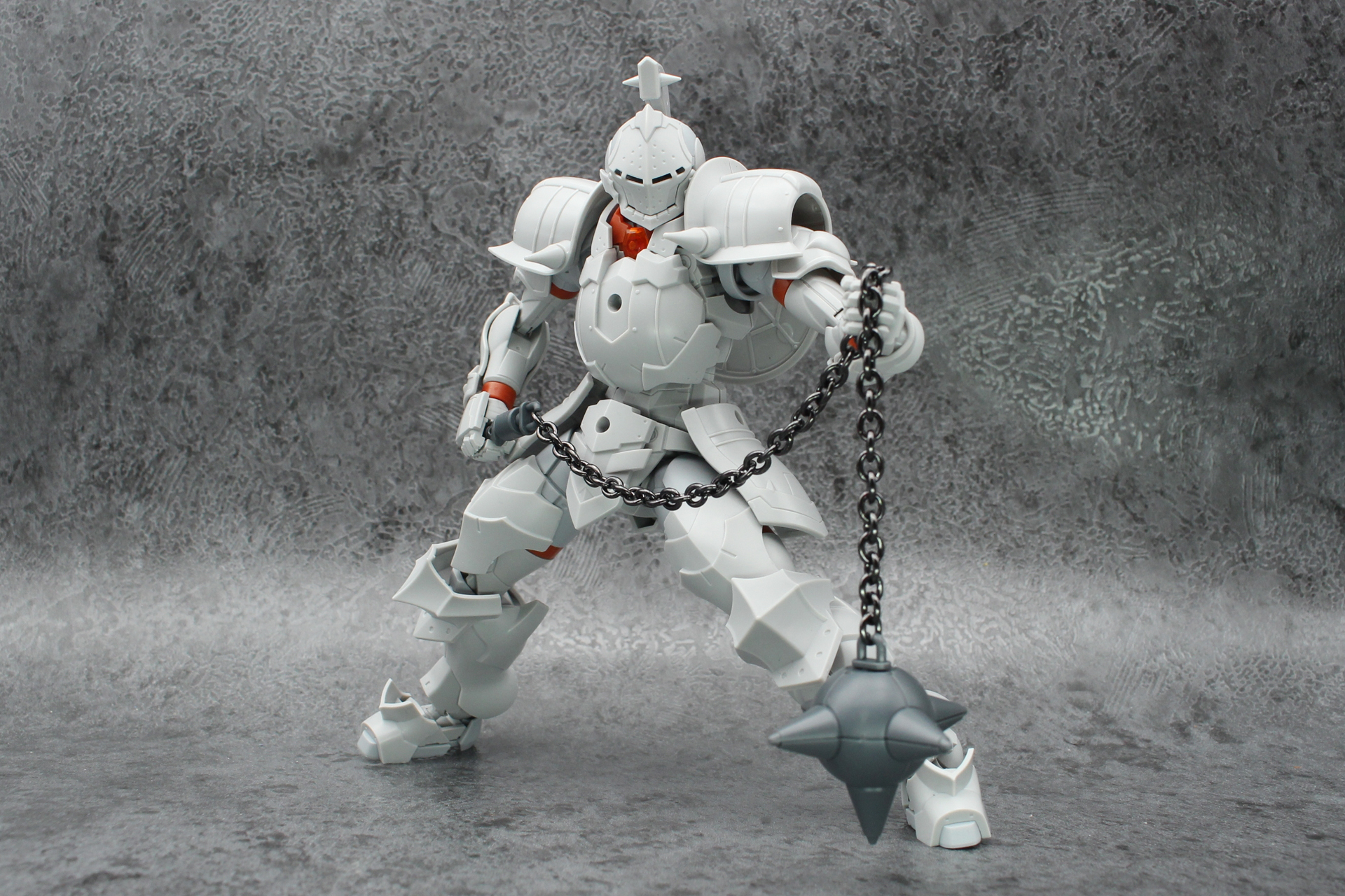 「カスタマイズマテリアル」のパーツを使った武器。モーニングスターというよりは、鉄球を振り回して戦うイメージで作ってみた