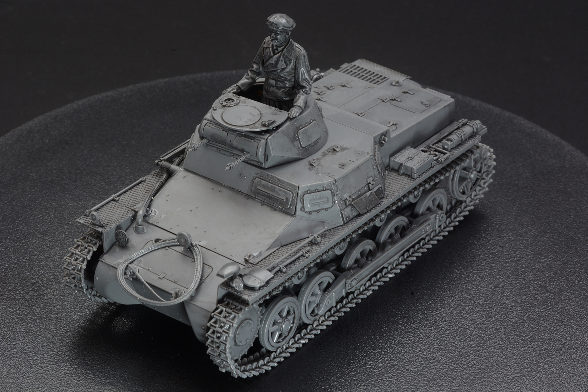 小さいながら戦車に求められる要素をぎゅっと凝縮しているのがわかる。スミ入れによりディテール表現もしっかり確認できる