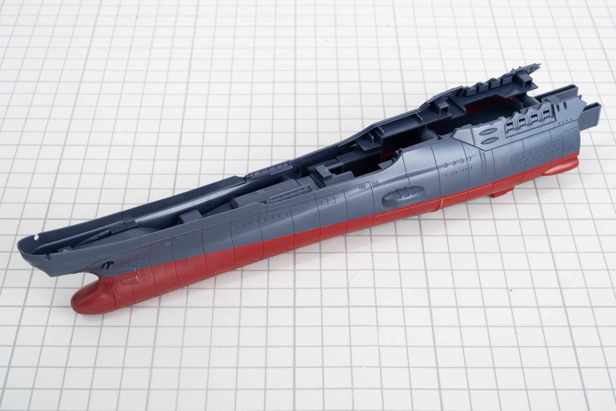 船体前方部分完成。