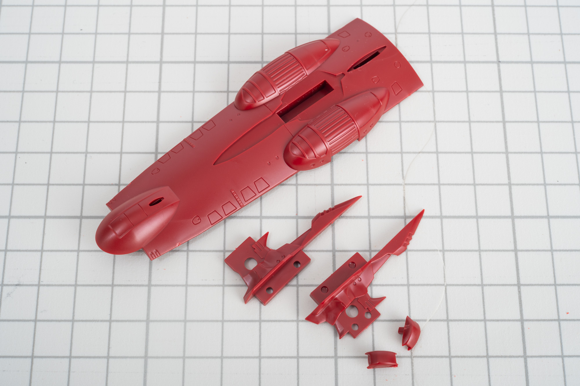 ここで船体前方の底面を組み立てる。