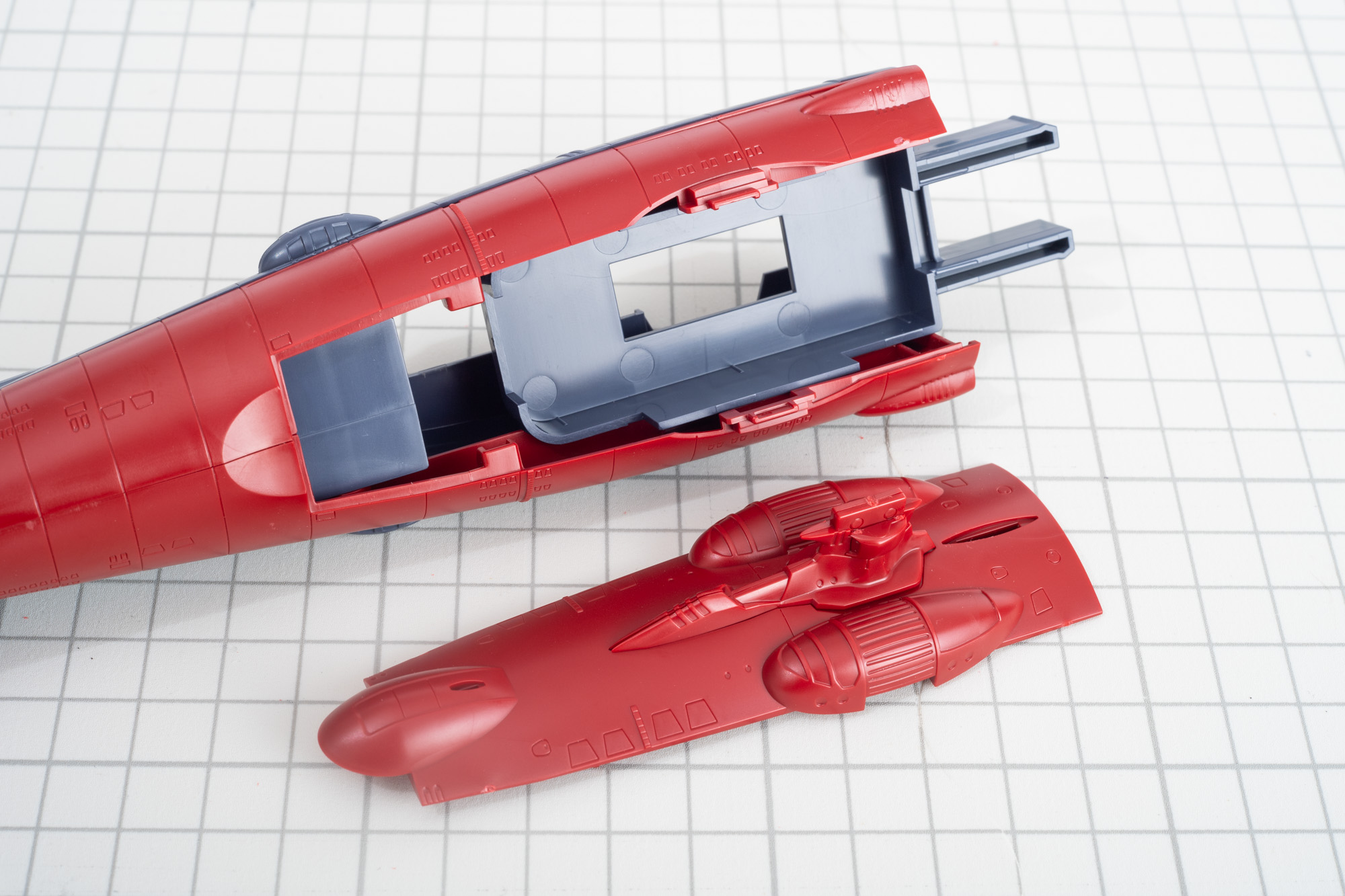 第3艦橋を繋ぐ宇宙戦艦らしい特徴的な部分だ。