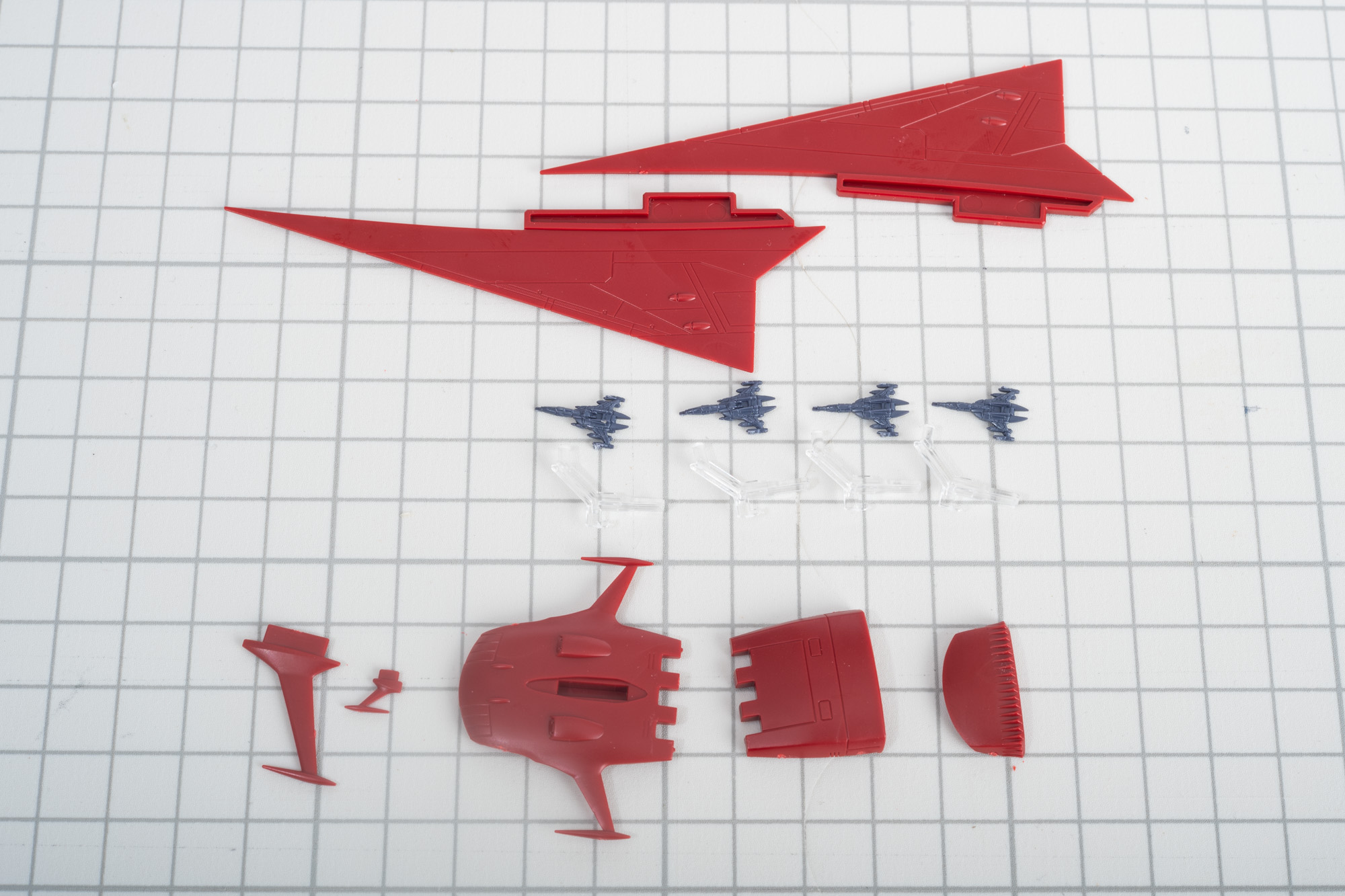 第3艦橋、安定翼とコスモタイガーⅡ。