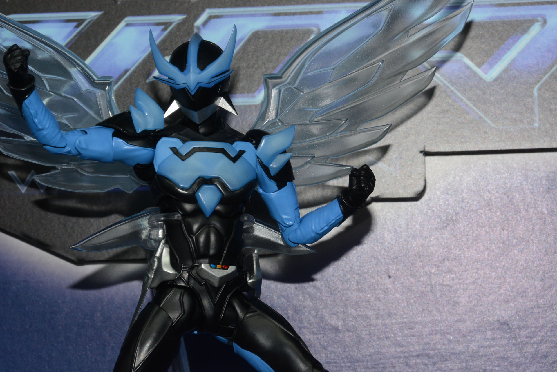 桂氏がフィギュア化を念頭にデザインした胸部分の分割を、フィギュアはさらに動かしやすいようにしている