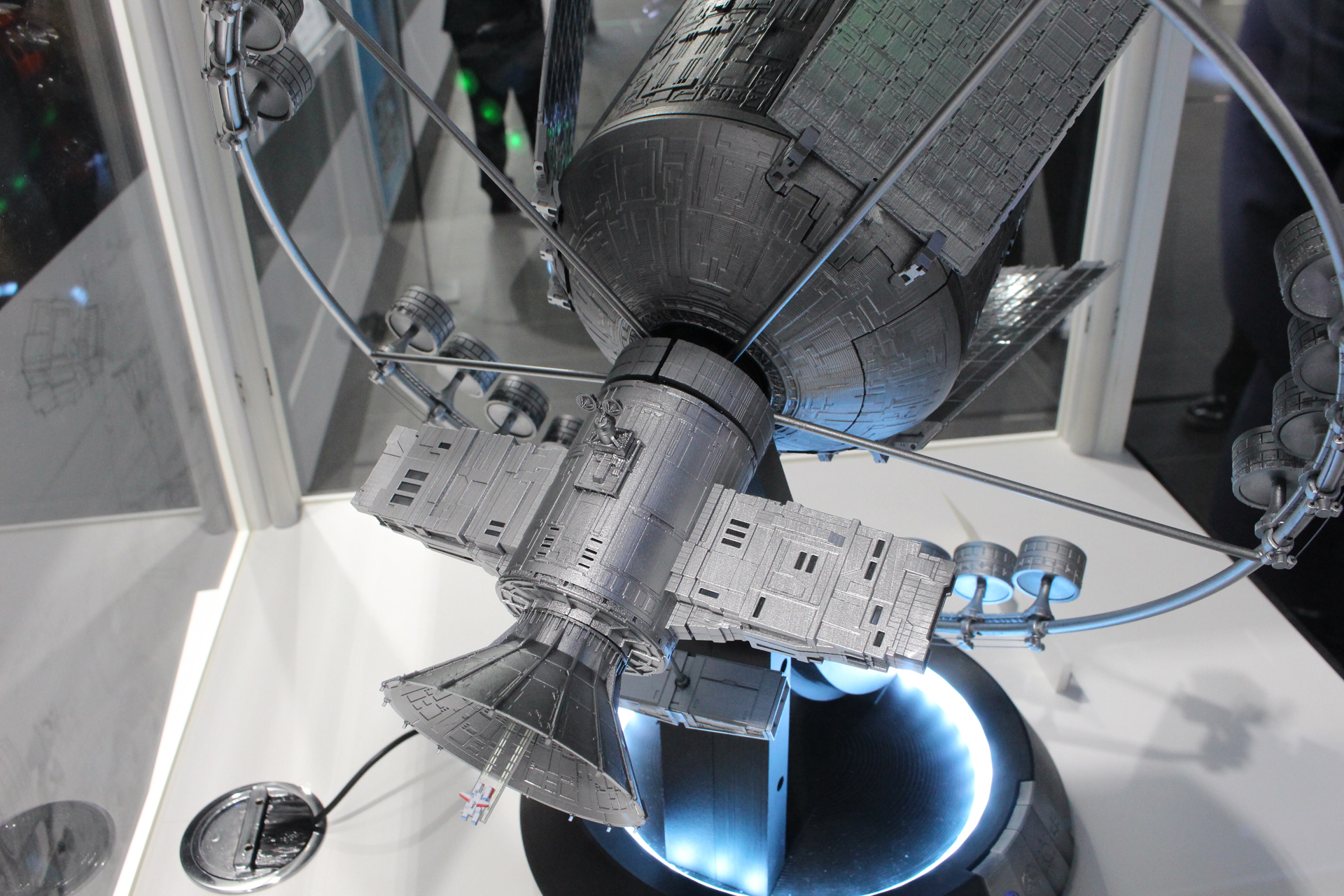 かなり大きなモデルだが、細部の作り込みに抜かりはない