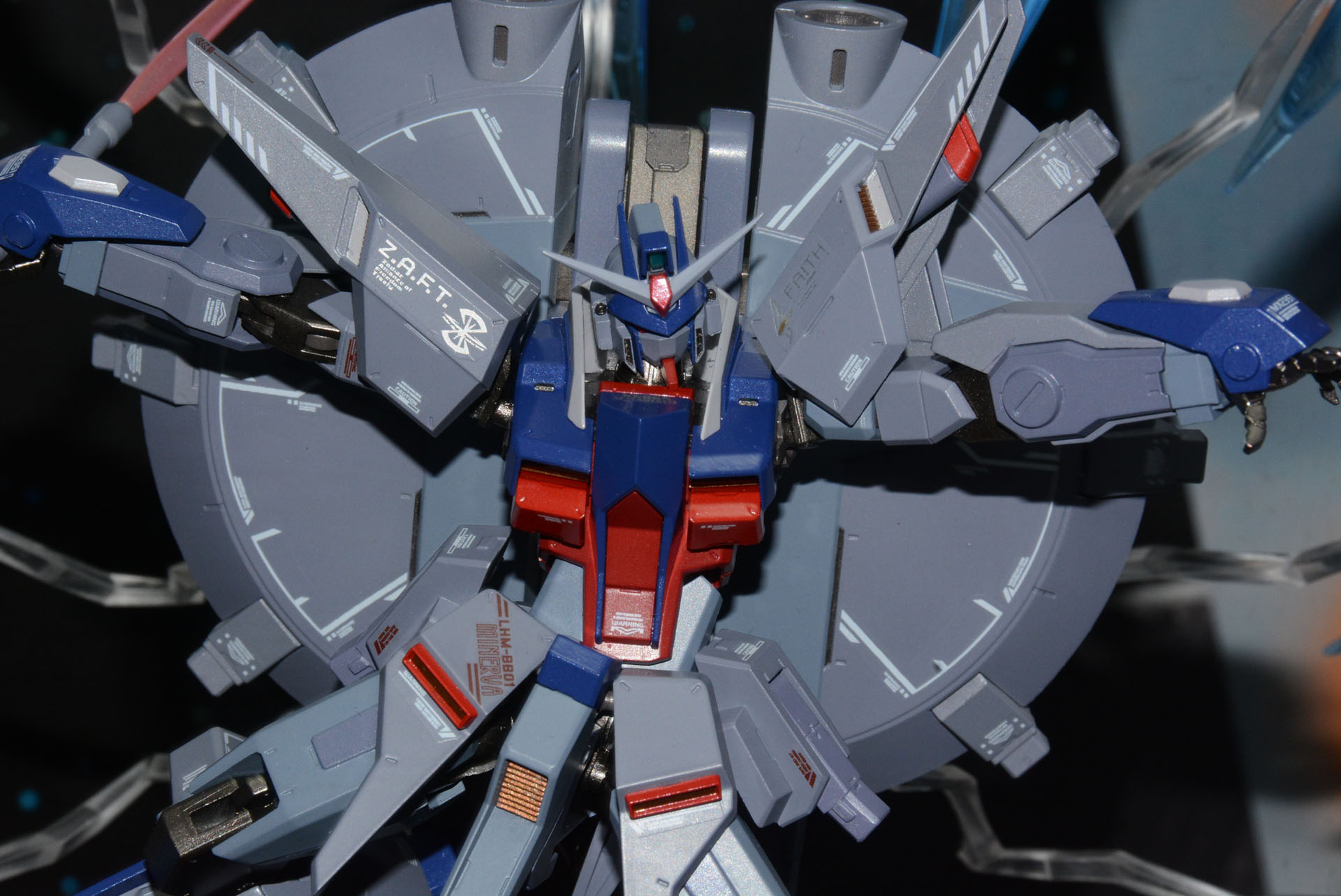 顔のカラーリングなど立体物を見て気づかせられる点も多い