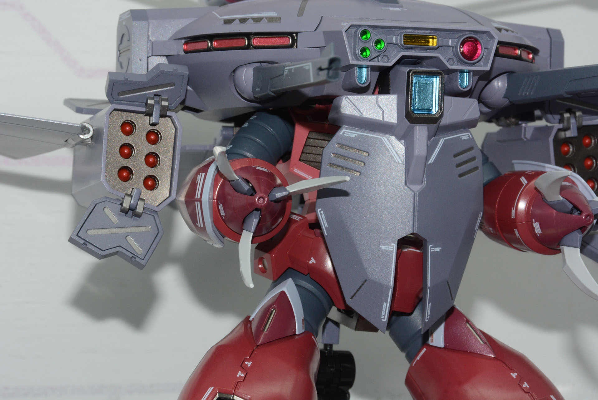 かなりリッチな仕様のキャバリアー。情報量が多く、力が入っているのがわかる