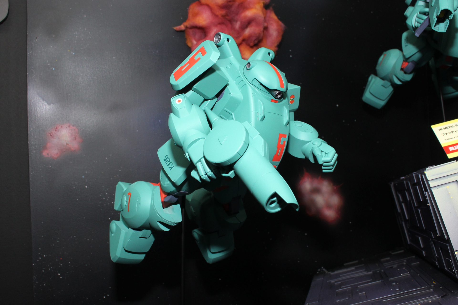 ファッティーの標準装備であるカタパルトランチャーを装備した機体