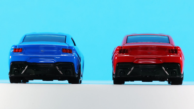 リアセクションはカクッと角ばって力強さを感じます