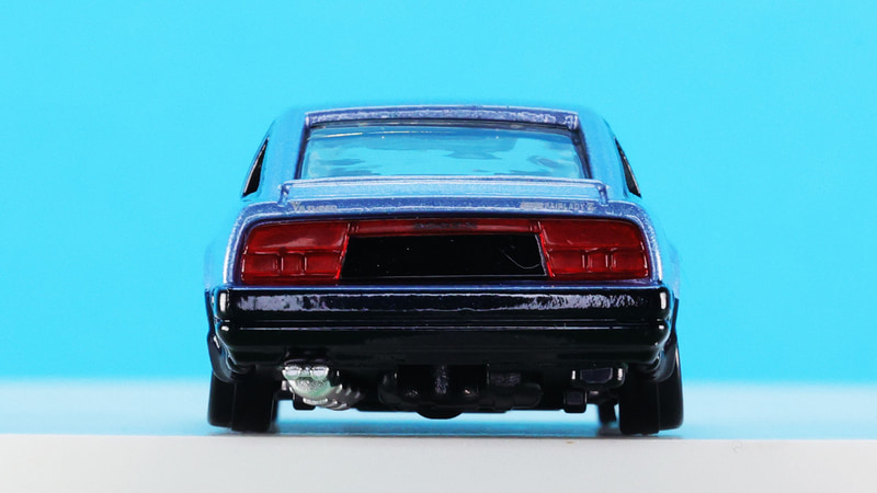 リアコンビランプを塗装で表現しています