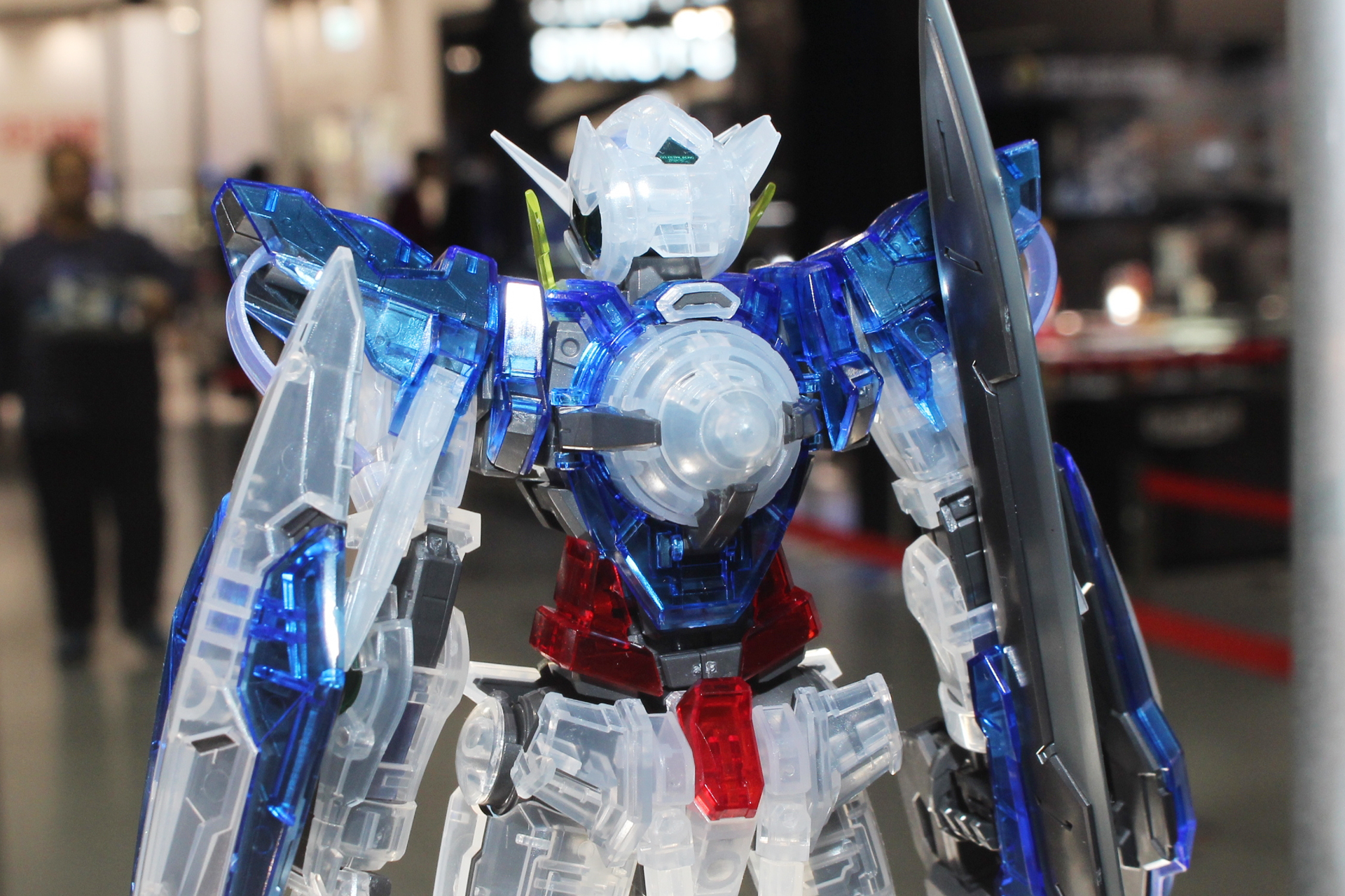 LEDユニットを内蔵できるGNドライヴは取り外して専用パーツでディスプレイも可能
