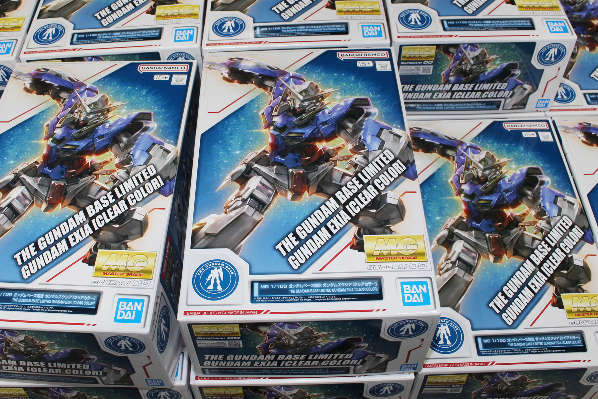 パッケージがこちら。「MG 1/100 ガンダムエクシア」のパッケージイラストを使用している