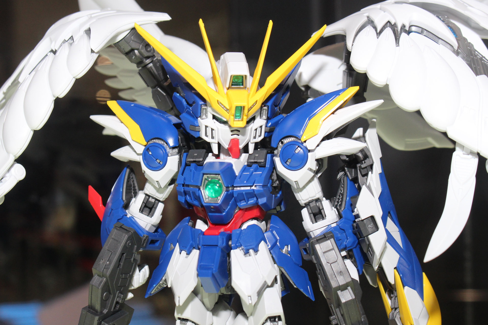 SDガンダムフォーマットのデザインながら、MGシリーズ同様内部フレームを採用している