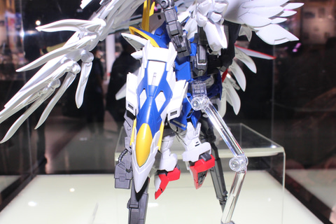 特別企画】【ガンダムベース撮り下ろし】シリーズ初の可変機構を