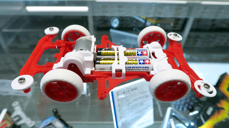 シャーシは軽量・小型でありながらカスタマイズ性も高いVZシャーシ（電池別売）