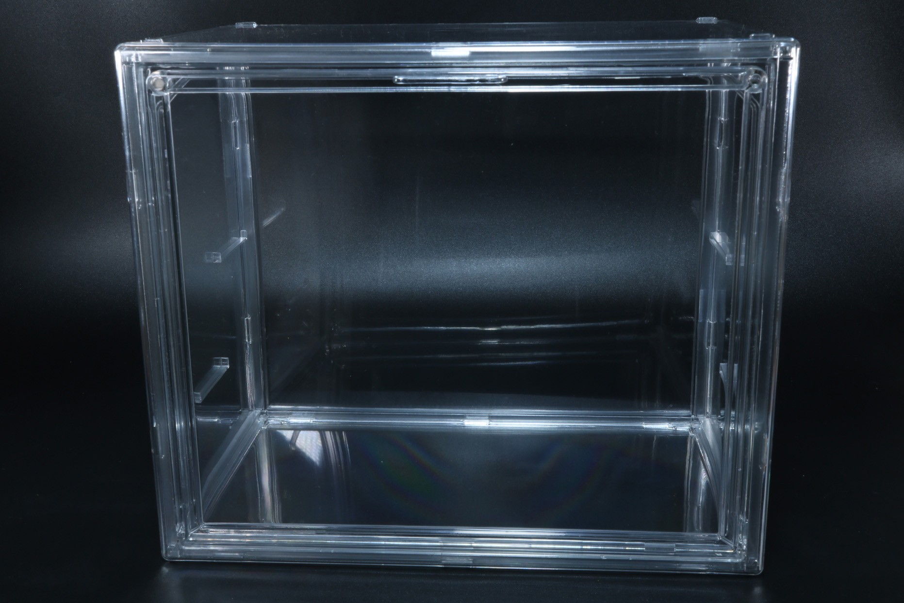 「透明コレクションケース」正面