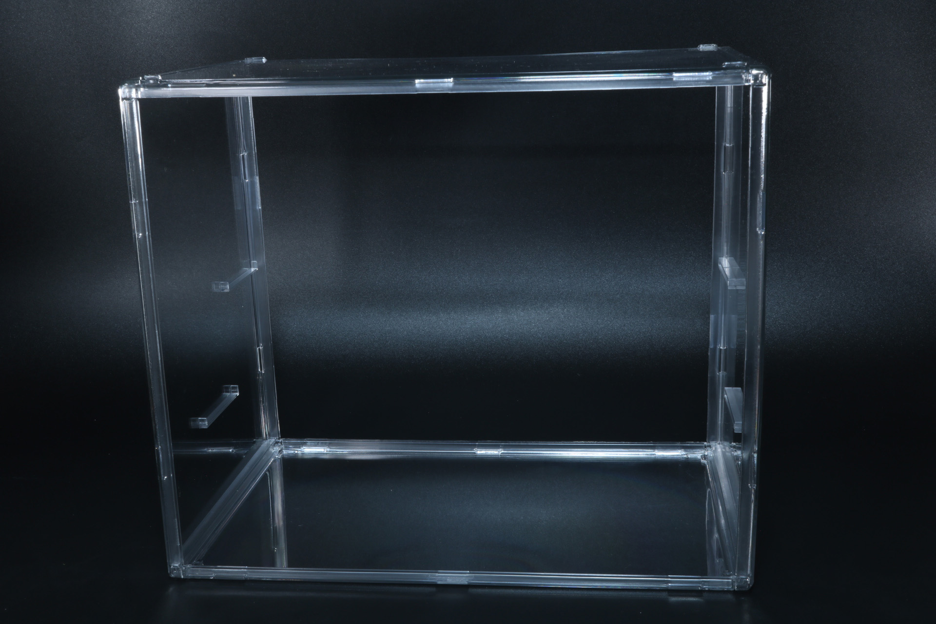 底面と天面で側面を挟み込む