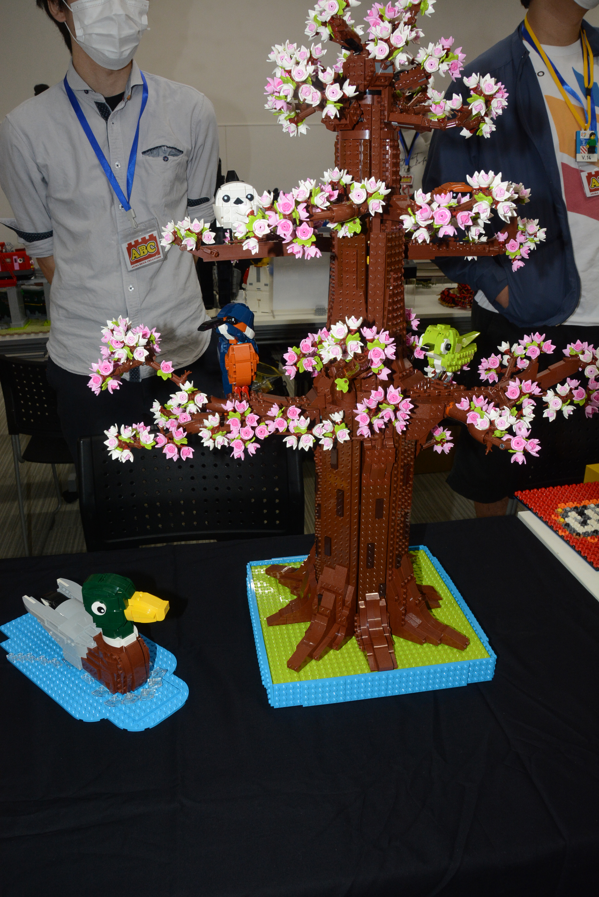 美しい木と、鳥のジオラマ