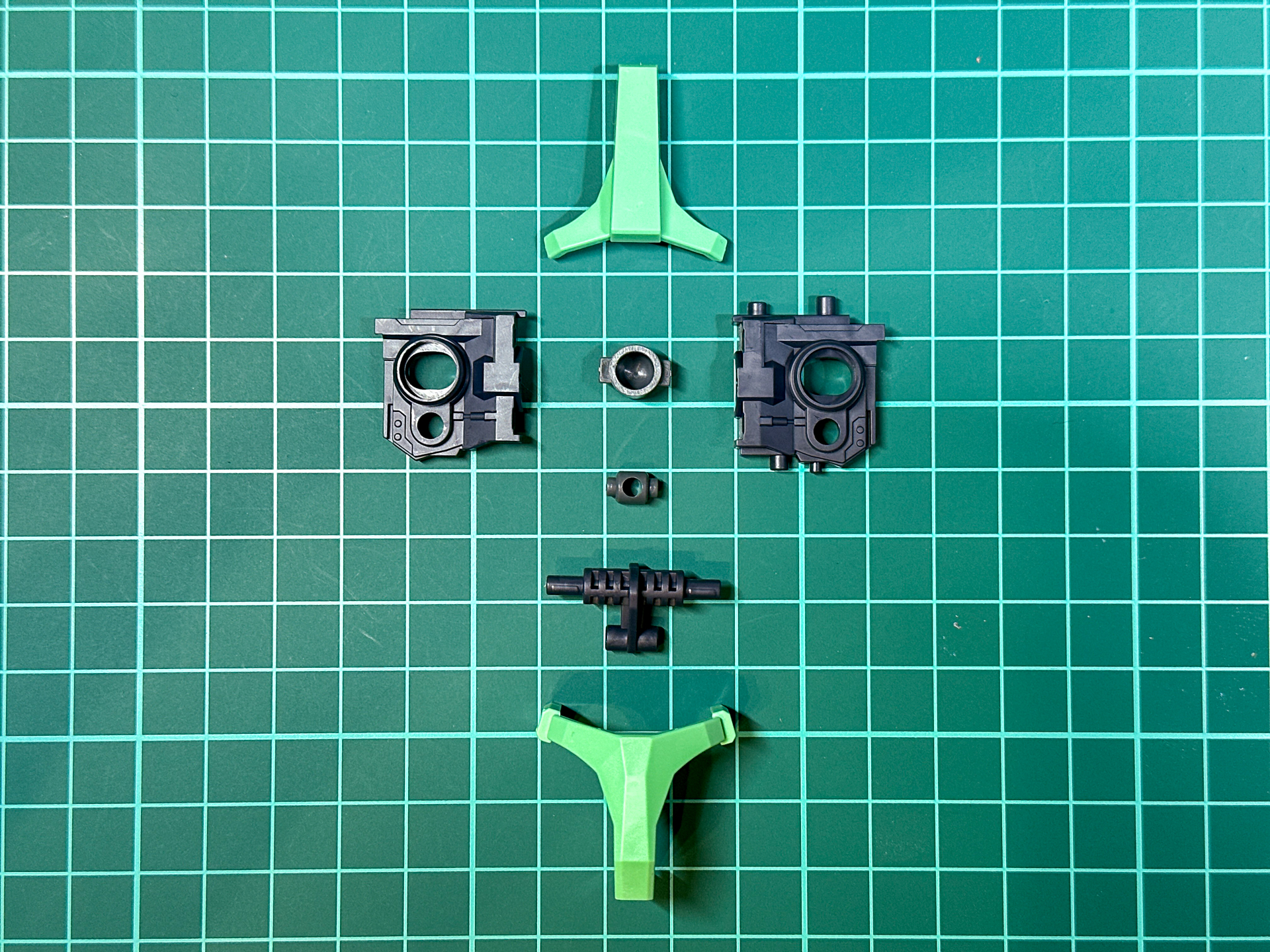 腰部は全7パーツにて構成されています。