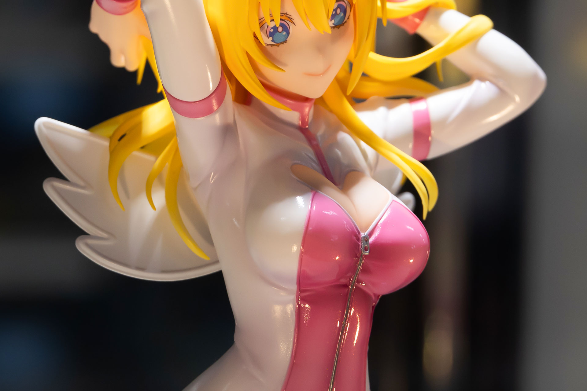 体のラインも良く出ている