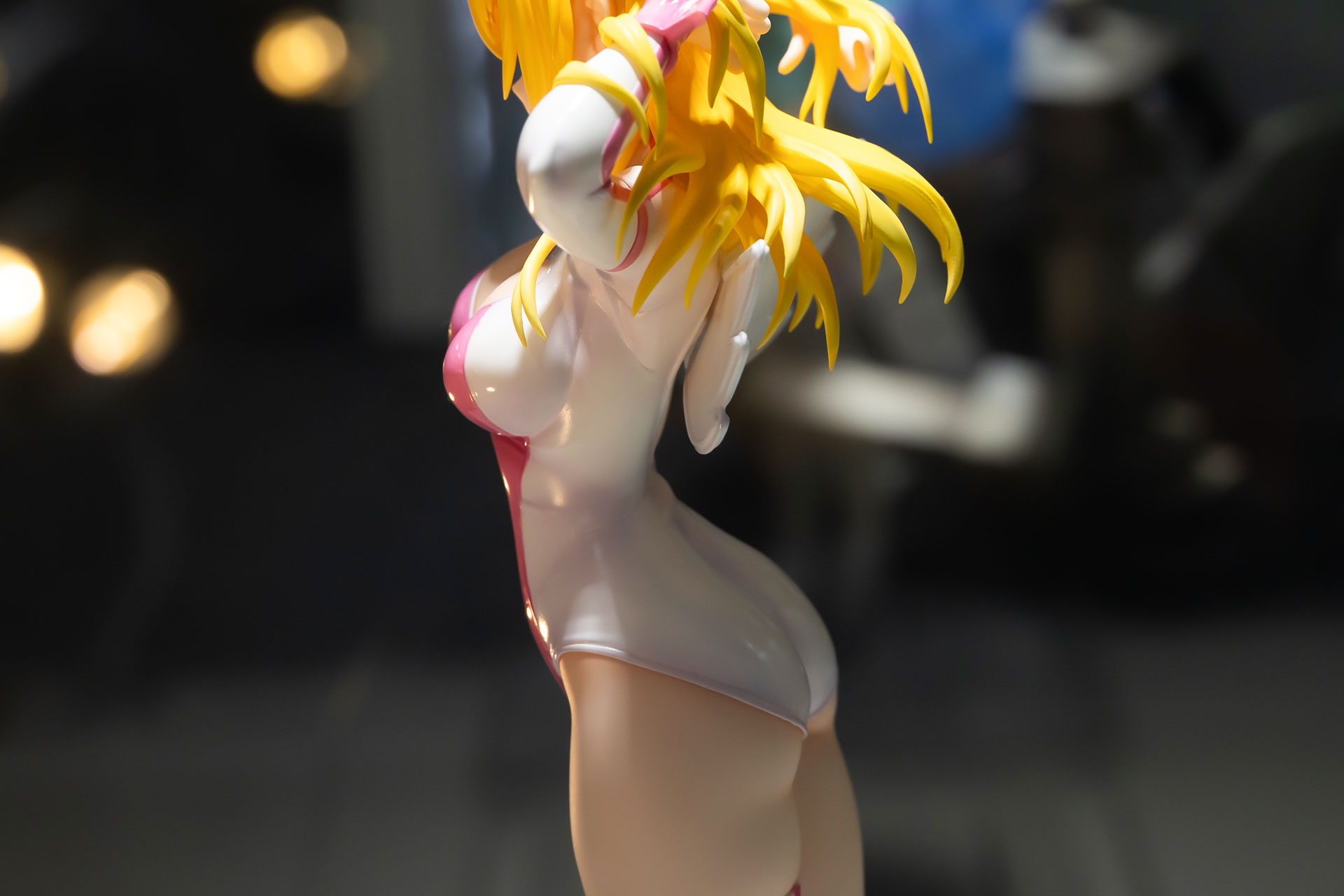 いろいろな角度から眺め回したくなる