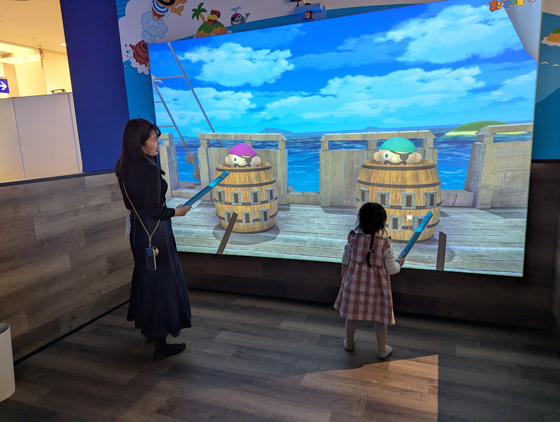 親子2人で対戦を楽しむ様子も見られた