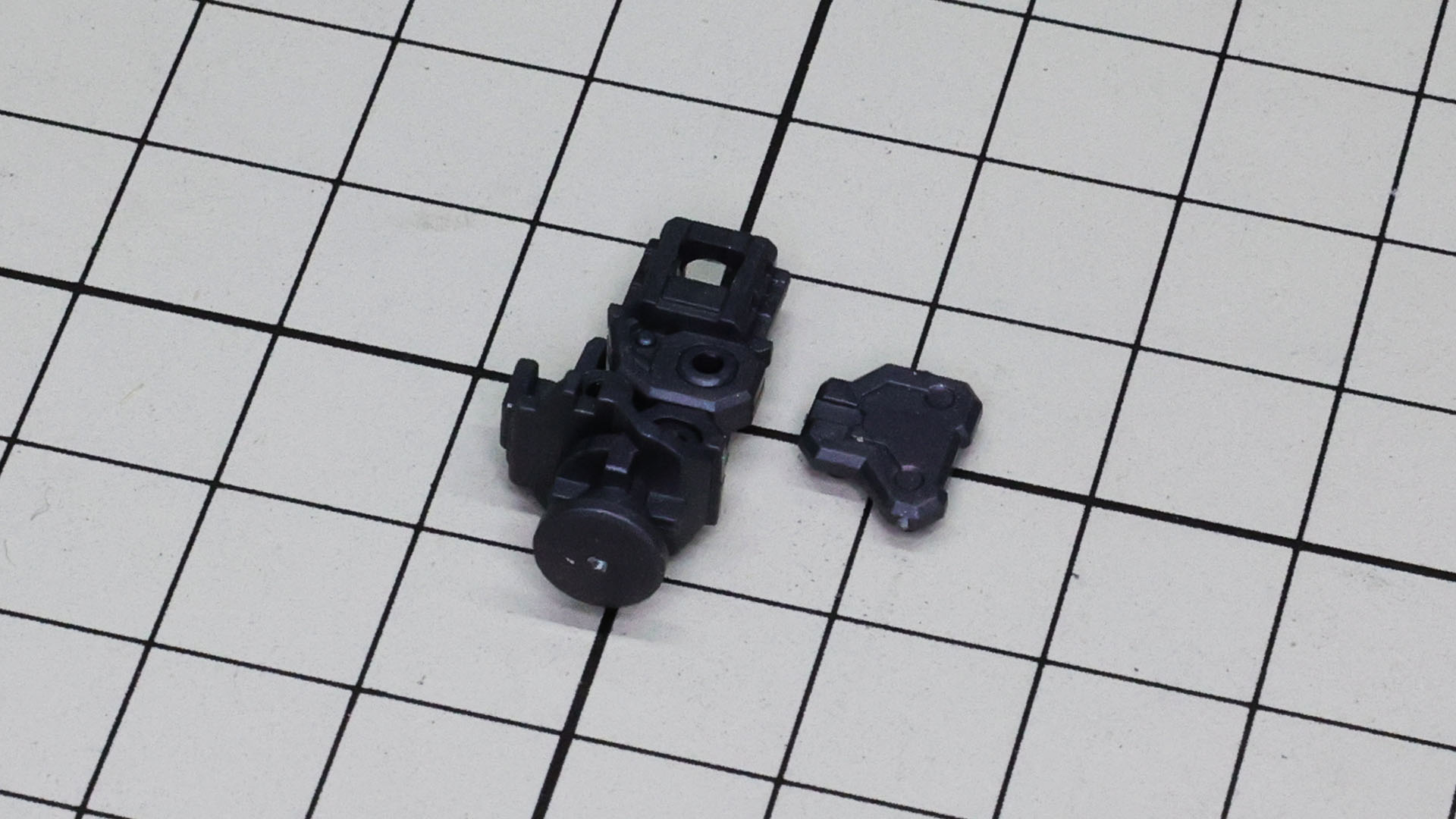 肘関節は上腕部、前腕部で2重関節を実現しています