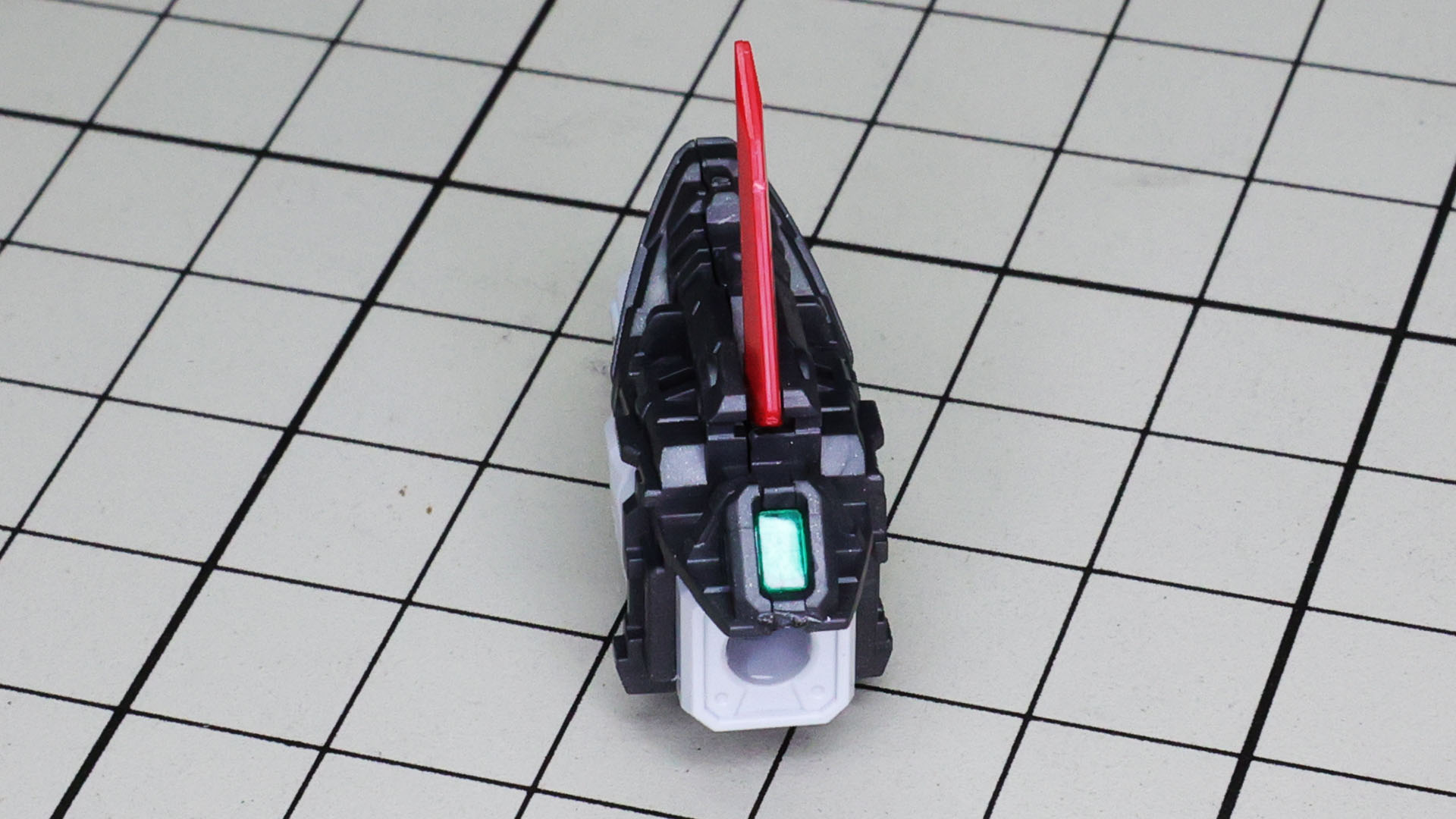 肩関節を組み、前腕のアウターを組み付けます