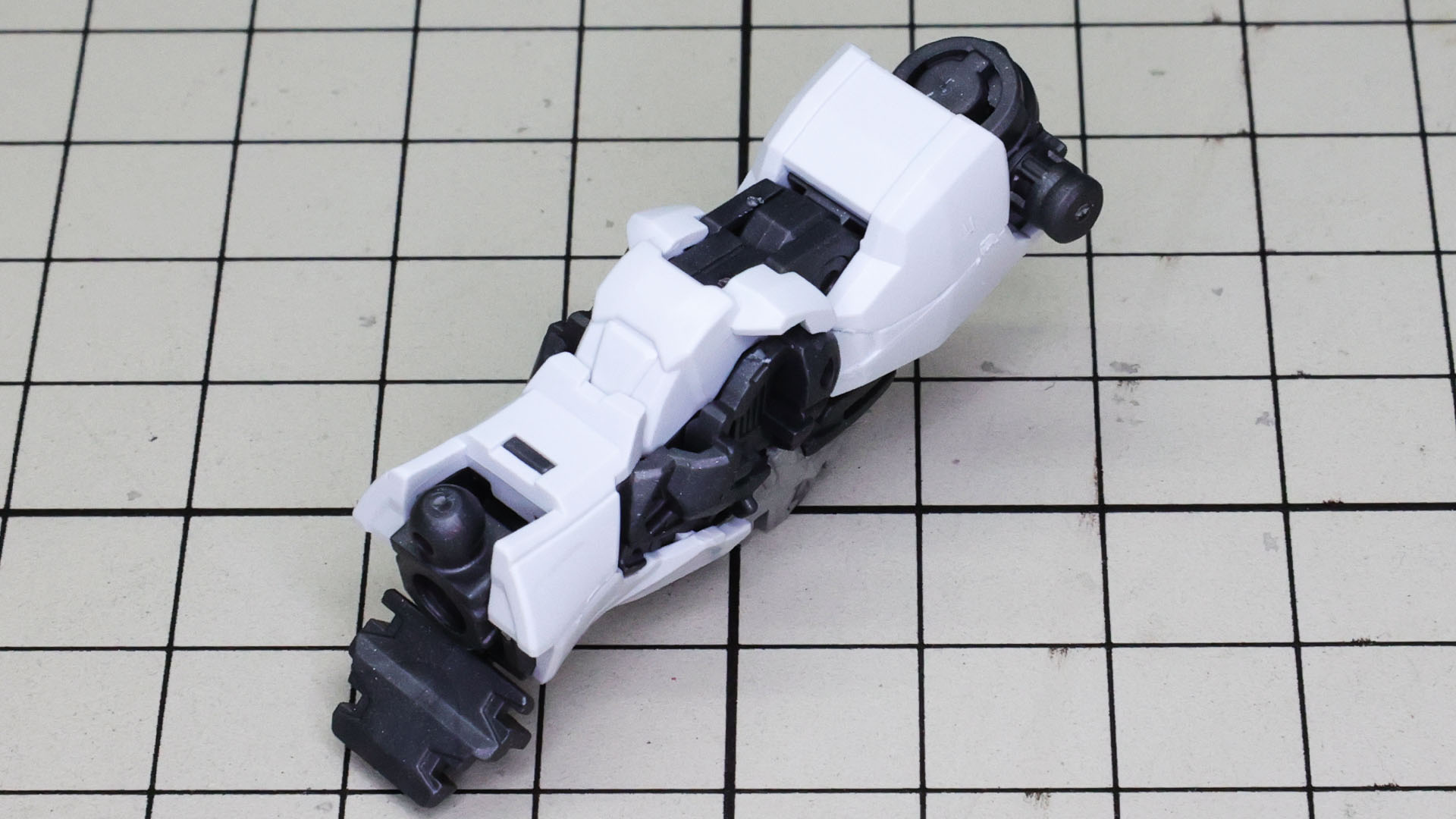 裏側の装甲もディテールたっぷりですね