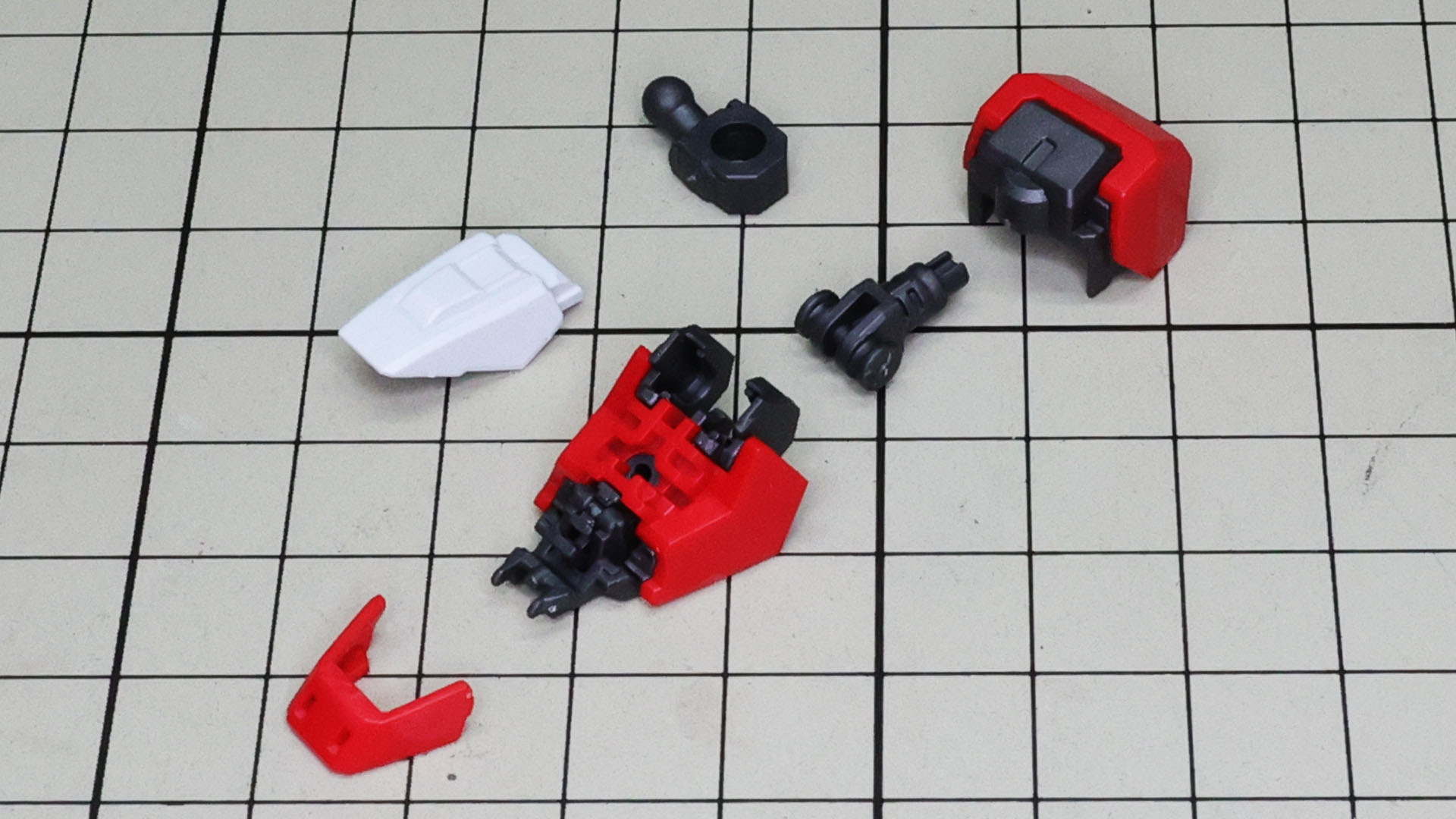 ソールはコアのメカフレームで左右にロールし前半部は折り畳みができ、つま先が可動させられます