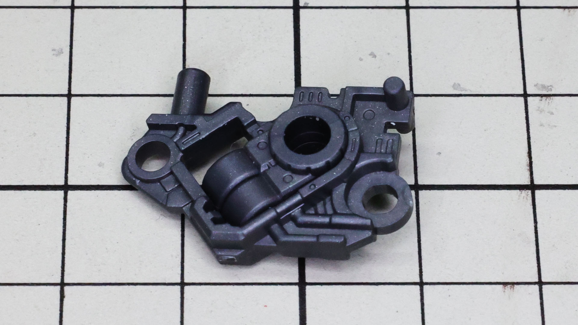 腰部の股関節軸受けと脚部の股関節を合わせると単なるスイング機構ではなくスイング＋振り出し機構にもなるすぐれた構造になります