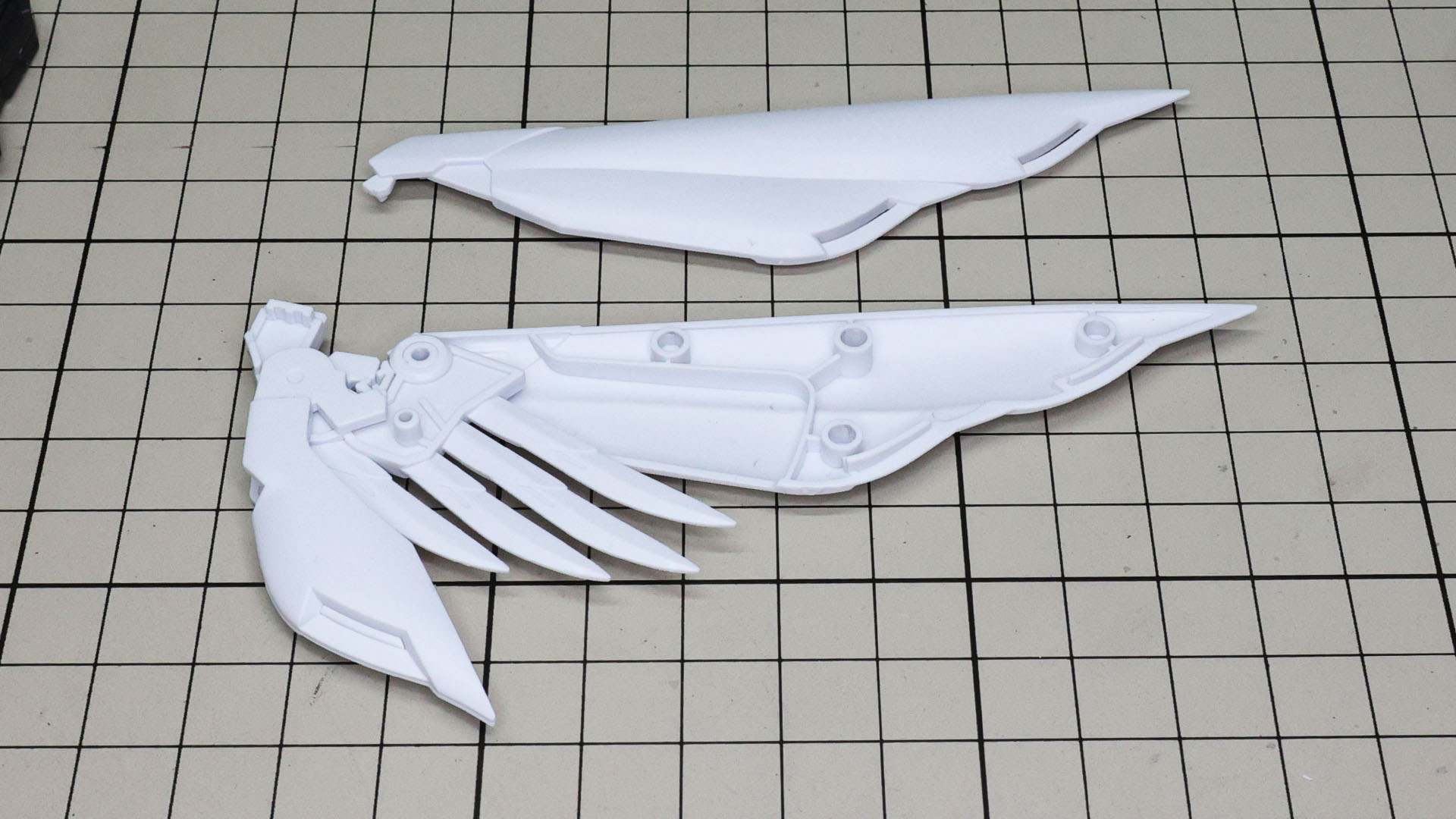 覆っているジャケットが可動することで露出します