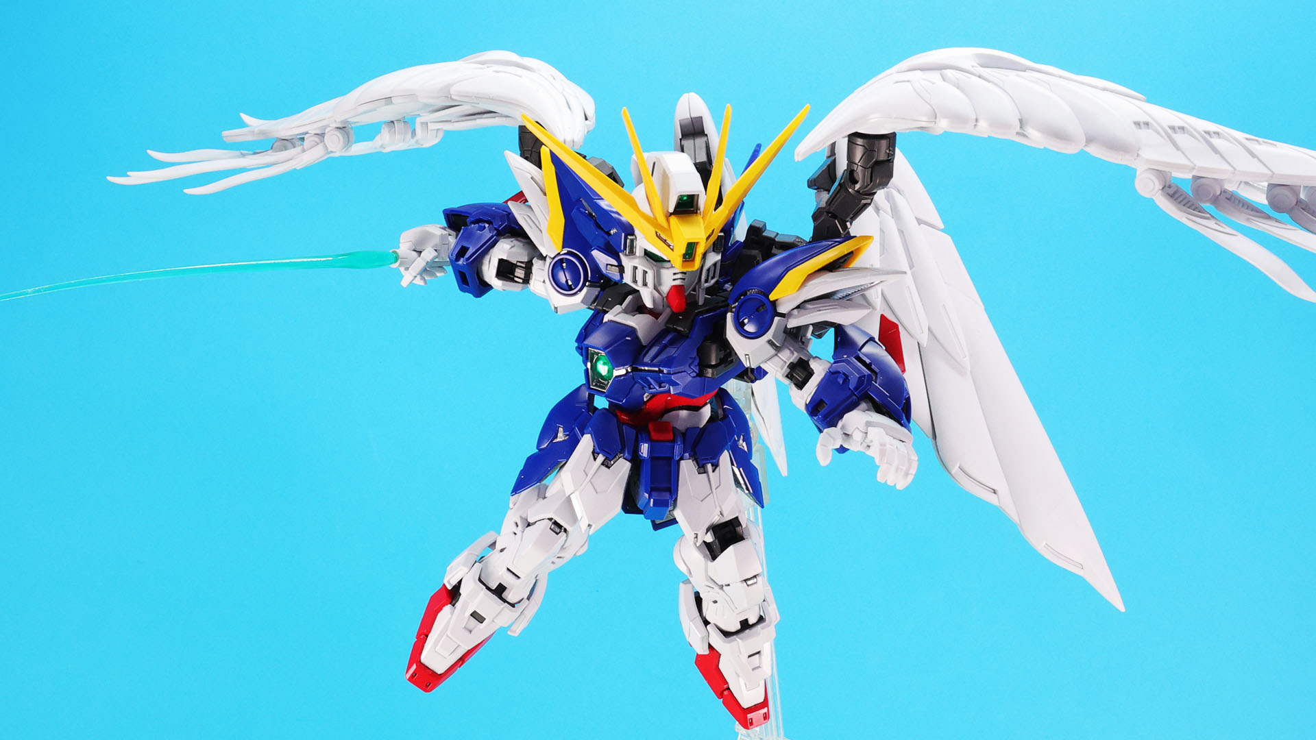 ビームサーベルを構える