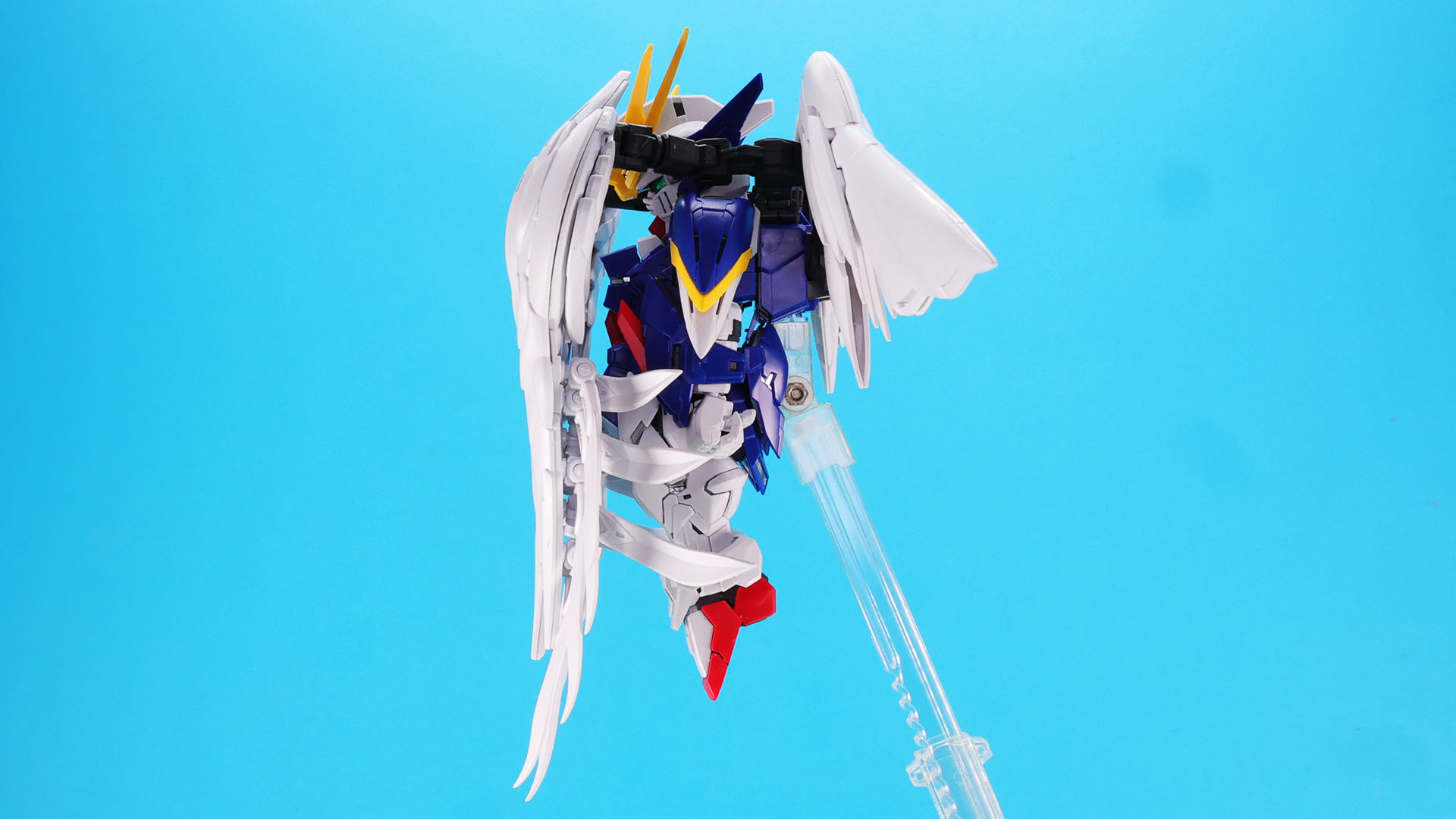 ウイングバインダーを前面に持ってきて圧縮された空気が発生する高温から本体を守ります