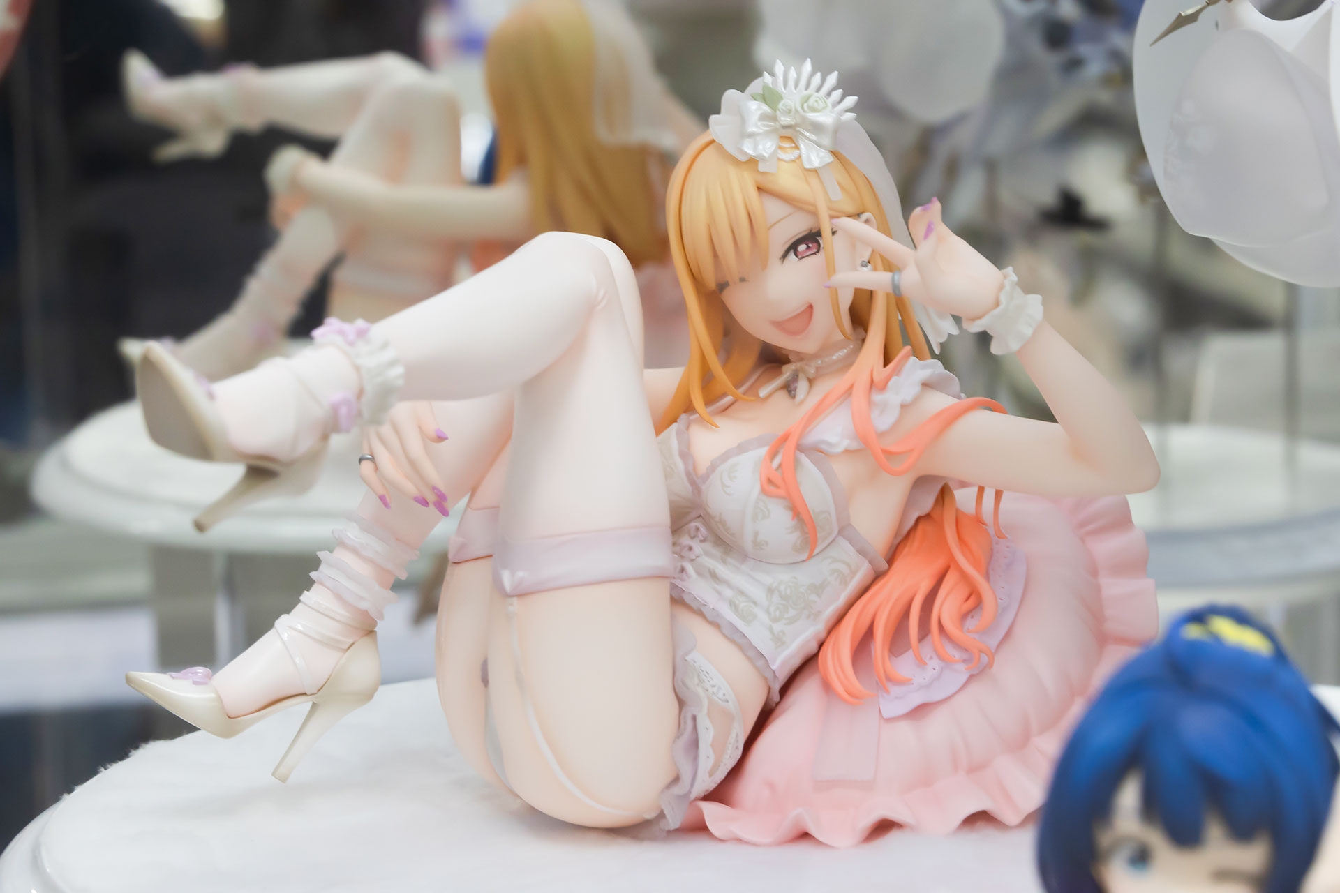 フィギュアの素材はPVCとABSで、台座部分を含む全高は約115mmだ