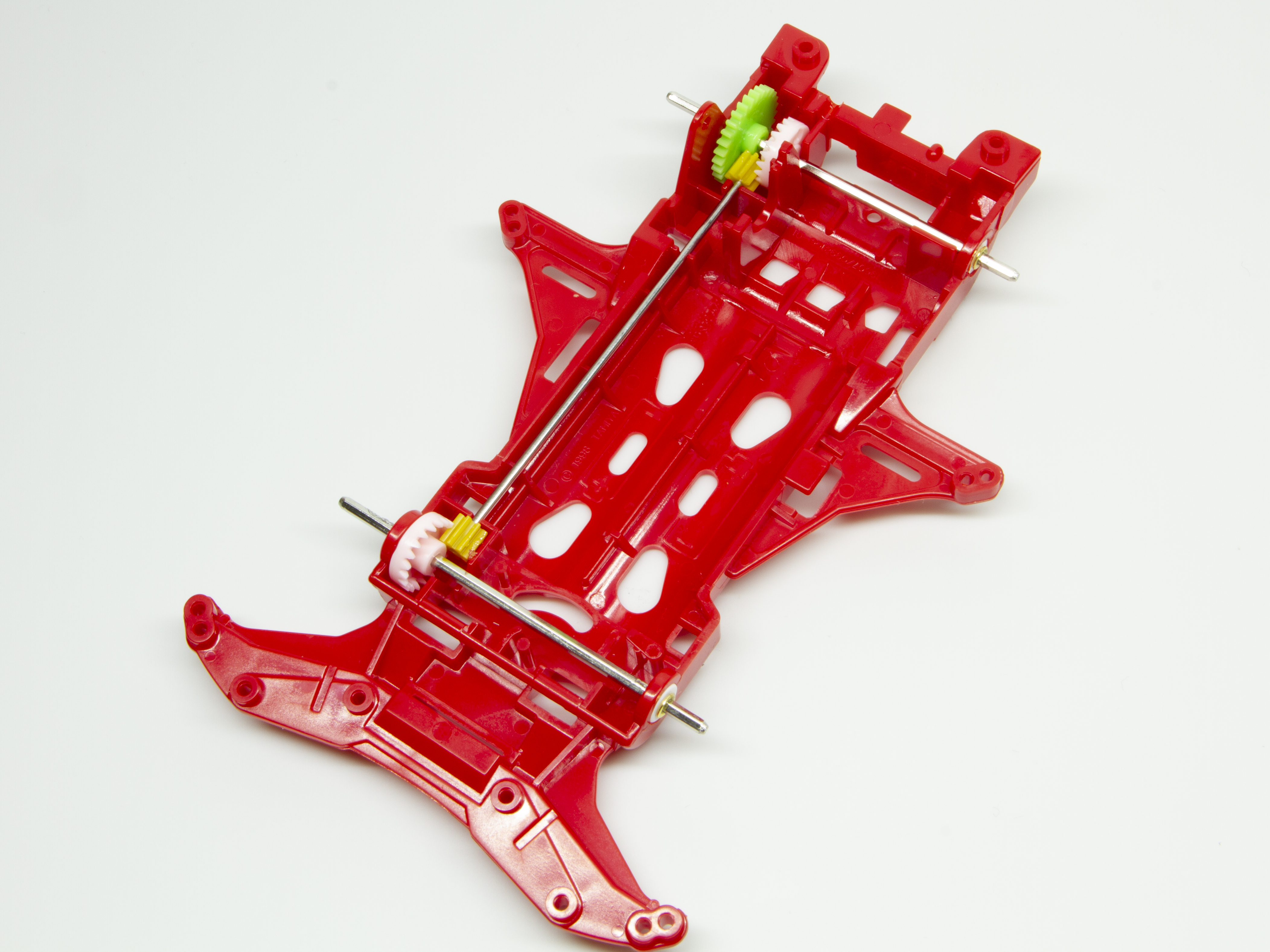 フロントの車軸を仕込む