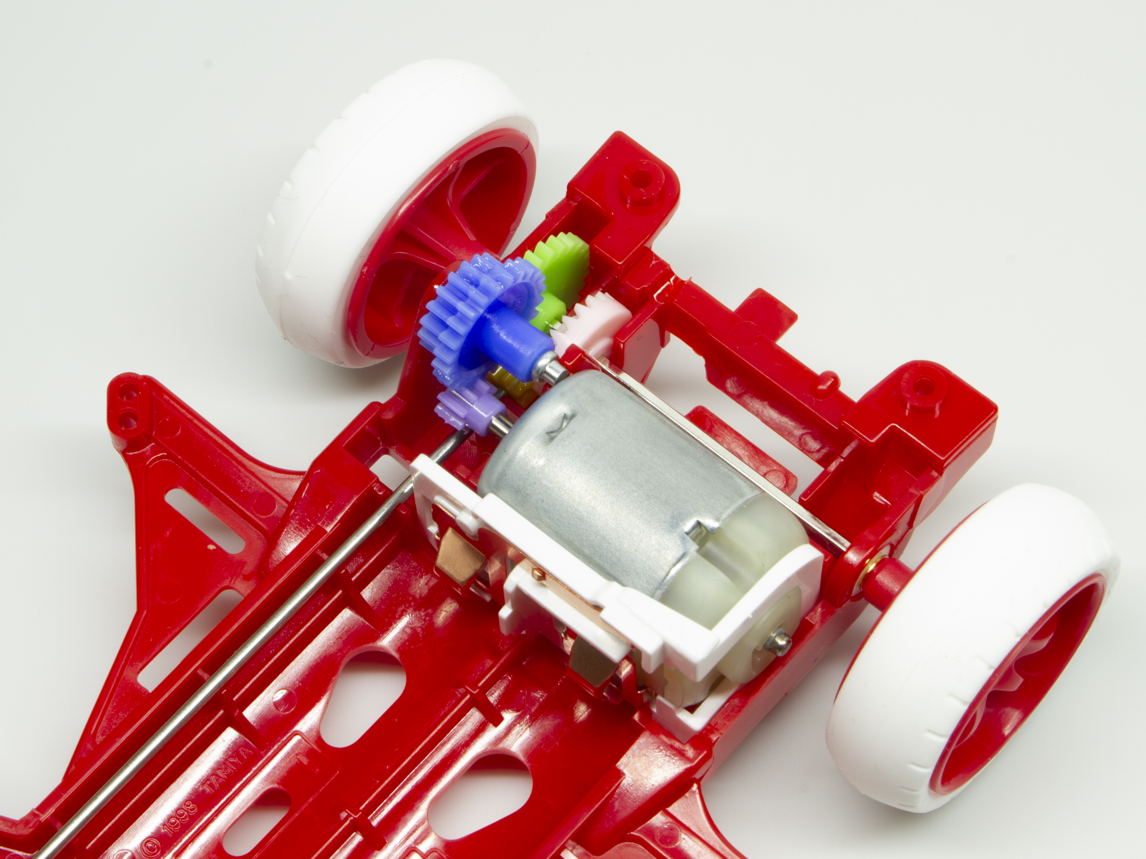 青いギヤを取り付ける