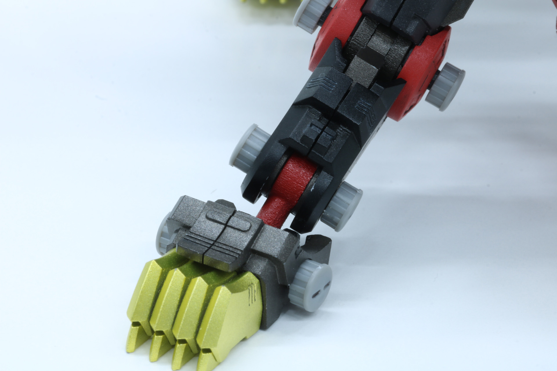 アニメでの赤い差し色もしっかり色分けで表現されている