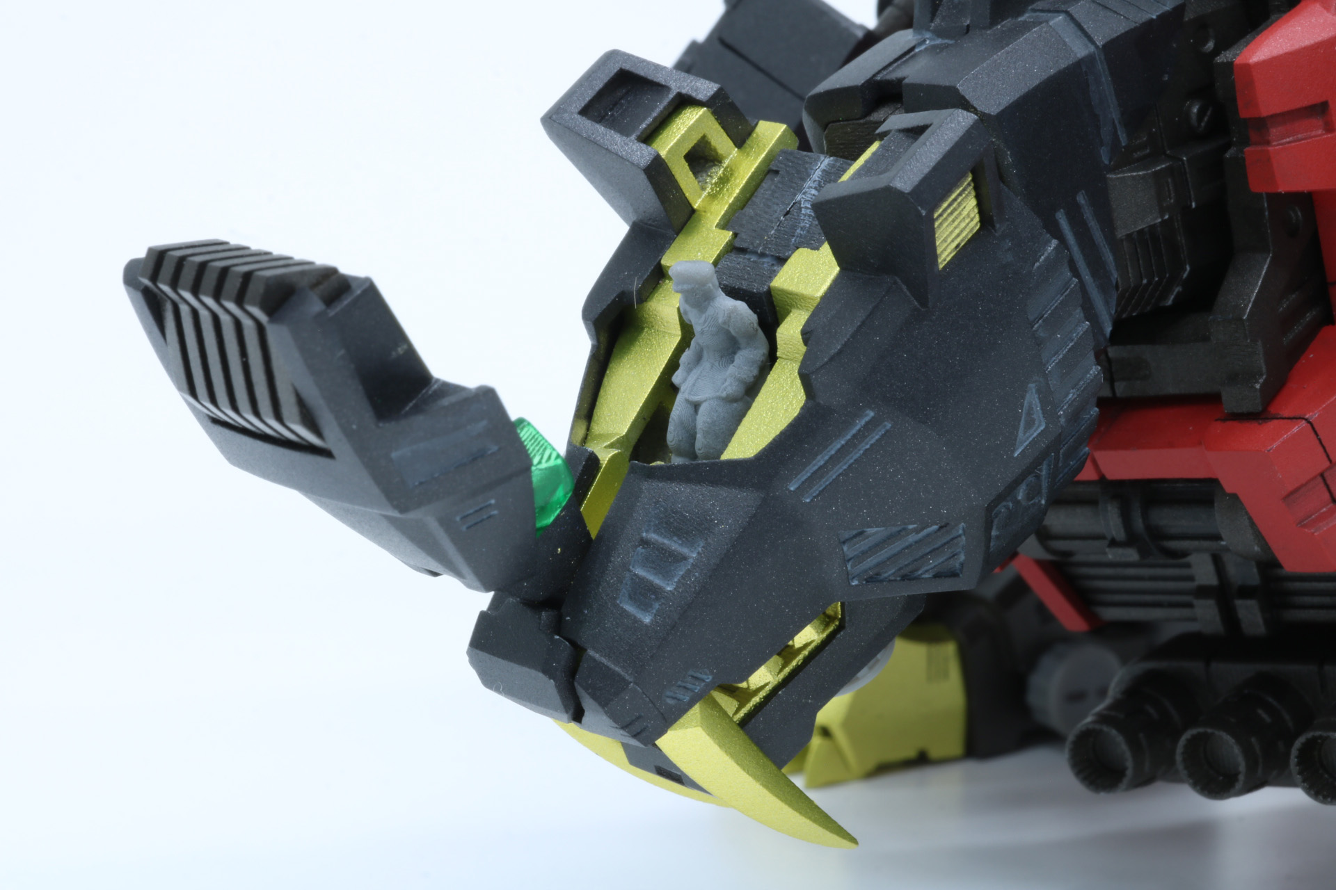 頭部コックピットハッチも開閉