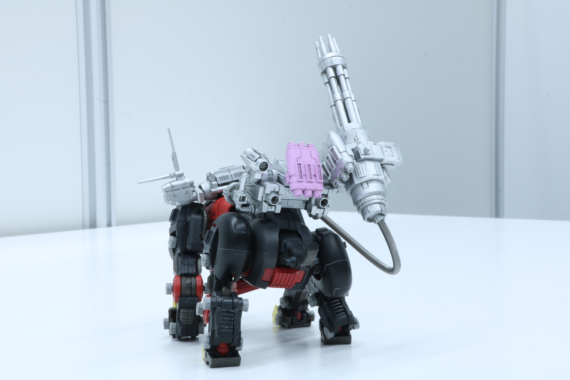 アニメ準拠のピンクのポッドも再現