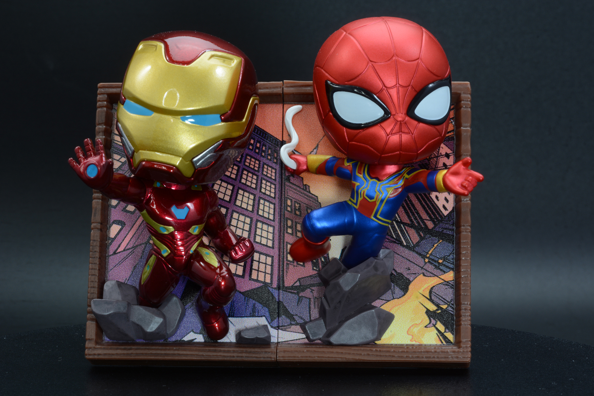 アイアンマンとスパイダーマンの師弟コンビ。2人揃って飛び出していくような勢いの良さが感じられる