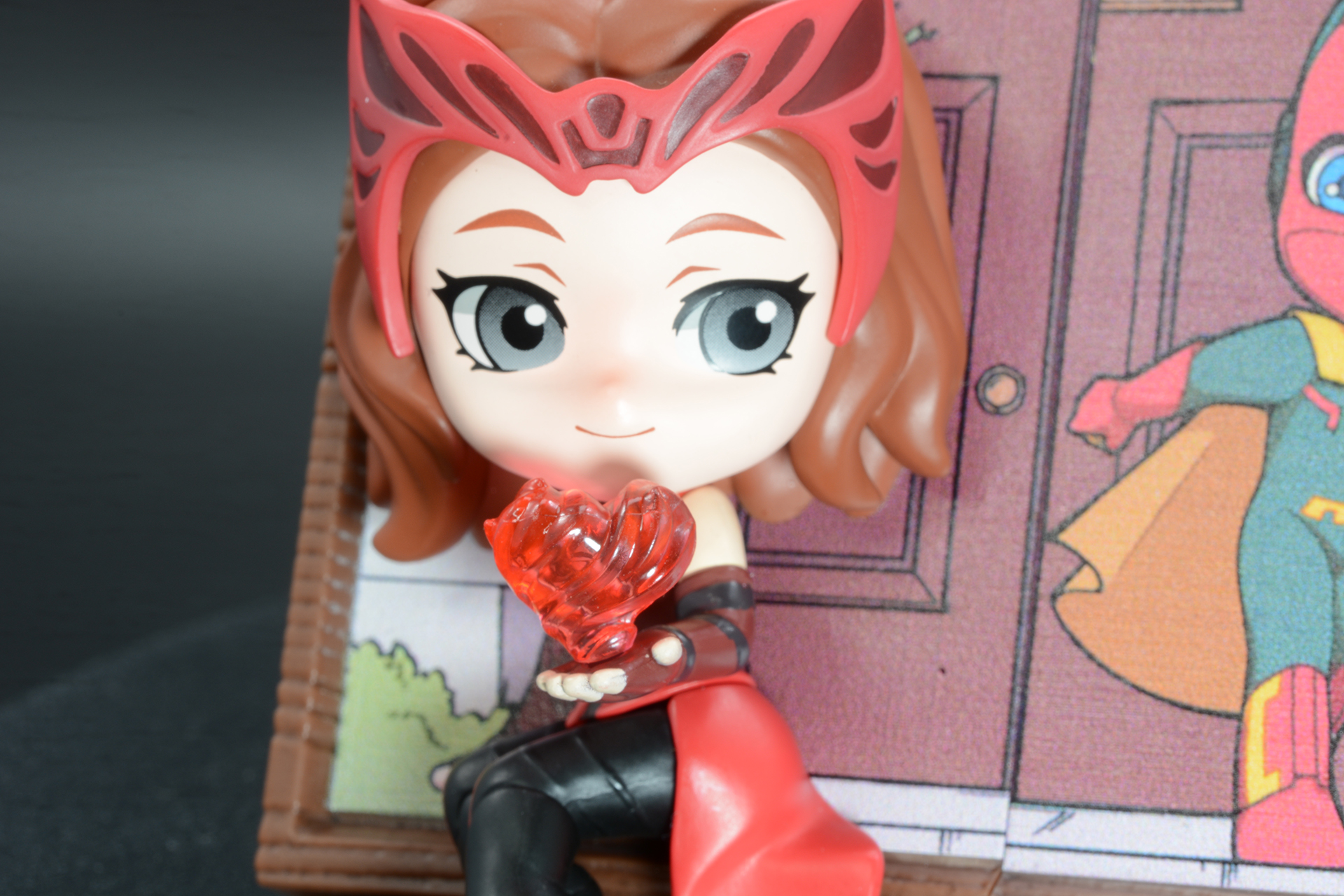ハートのエフェクト、ヴィジョンに向ける優しいまなざしと、他のフィギュアと大きく雰囲気が異なるワンダ