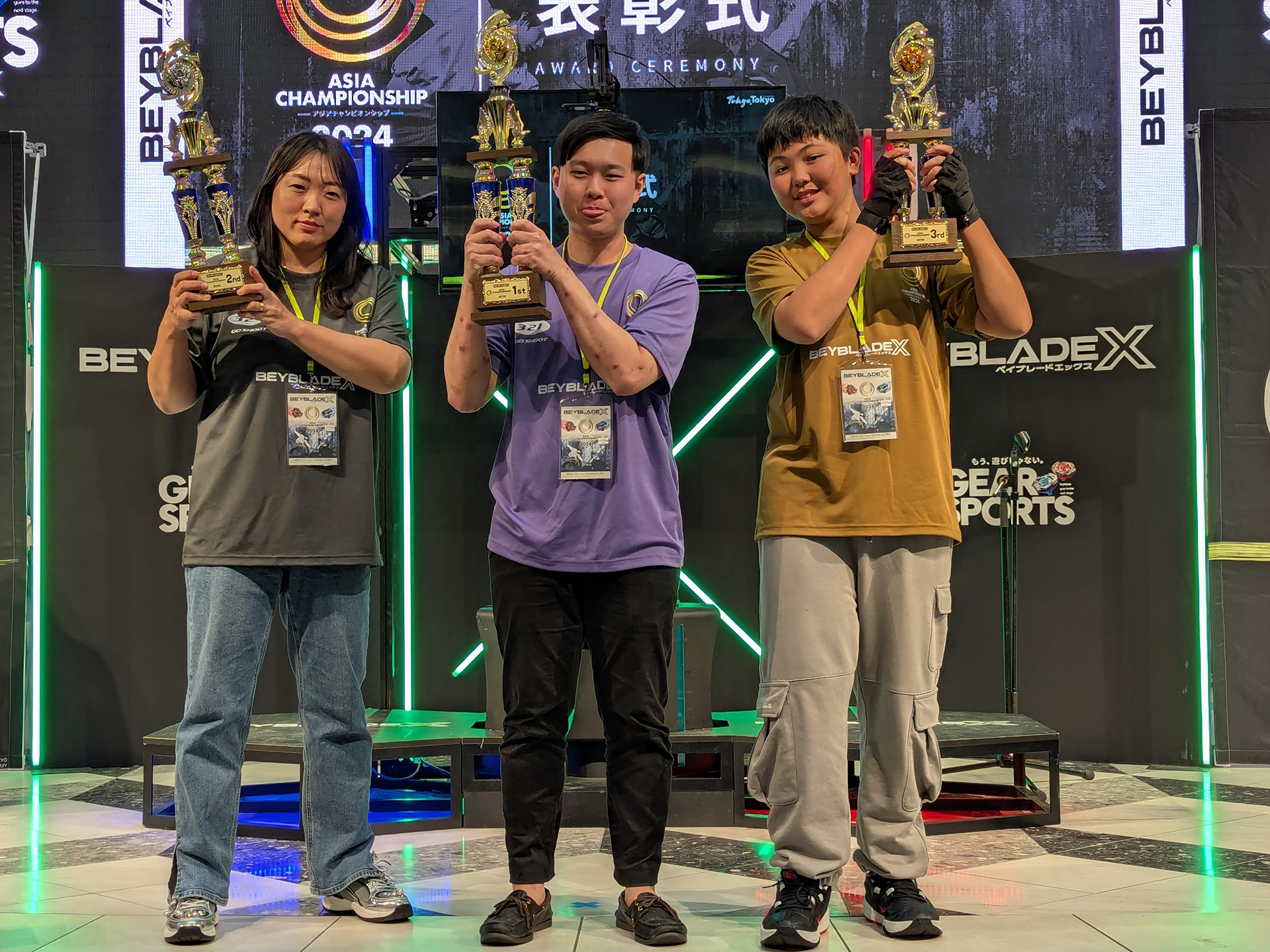 アジアチャンピオンシップ入賞者3人で記念撮影