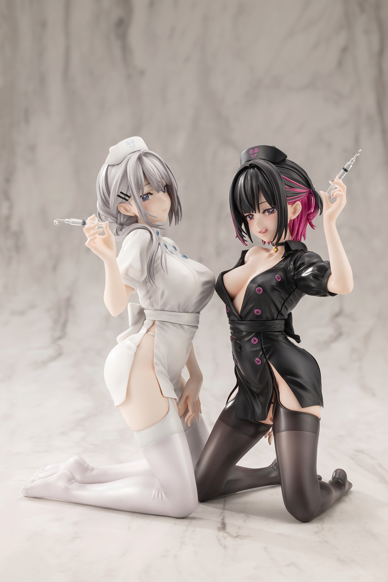 「早乙女 志乃」と「白雪 恋」を並べた時の体型の違いが立体的にわかるのも魅力