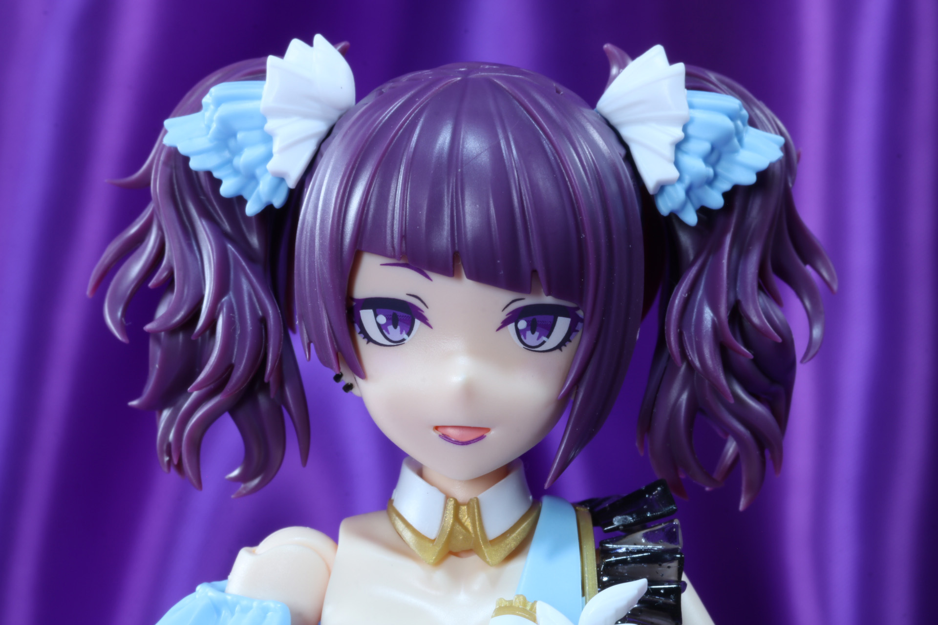 口元を緩めて、イタズラな表情