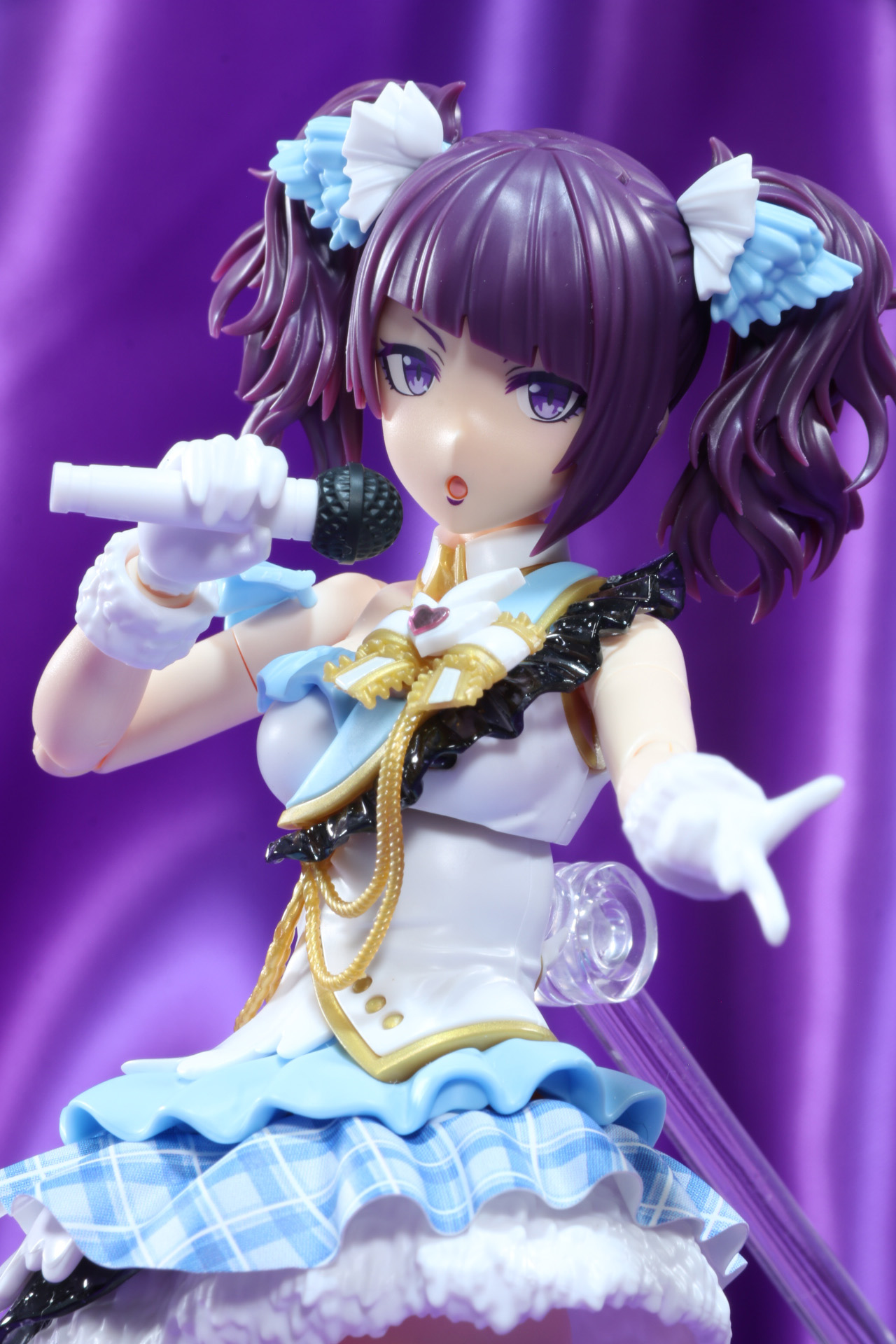 微笑んだ表情もばっちり決まる