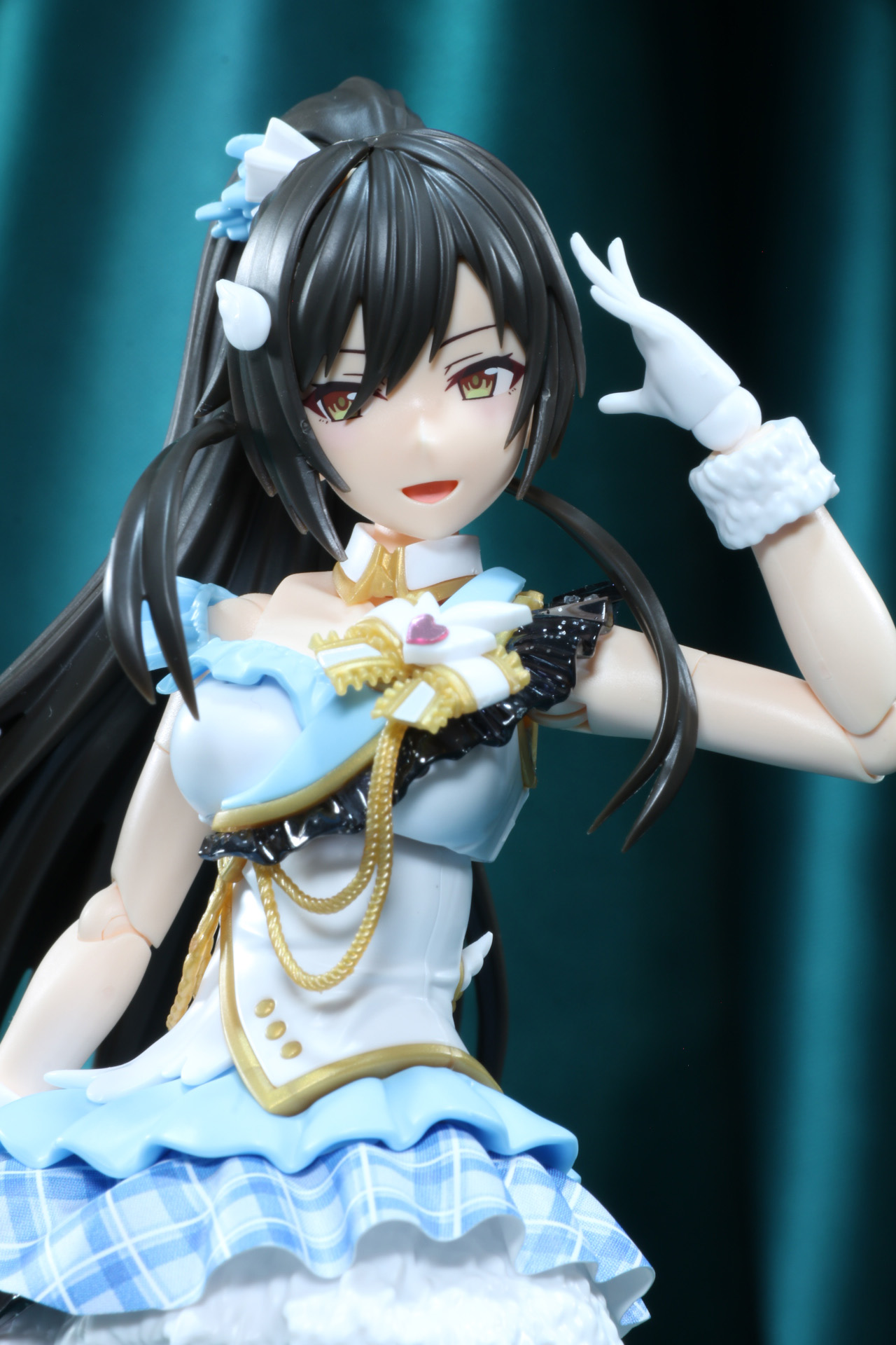 そのカッコよさでステージを盛り上げる