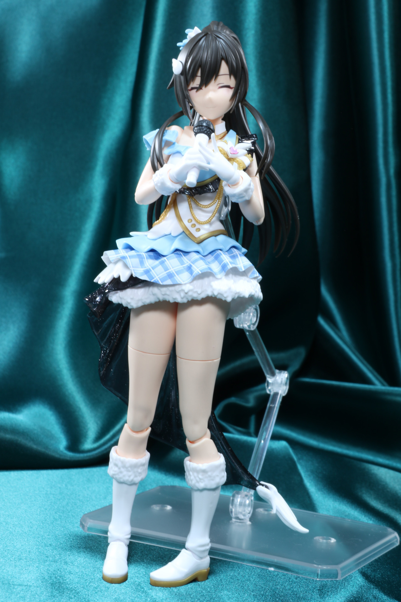 曲の終わりに満面の笑顔をこぼす