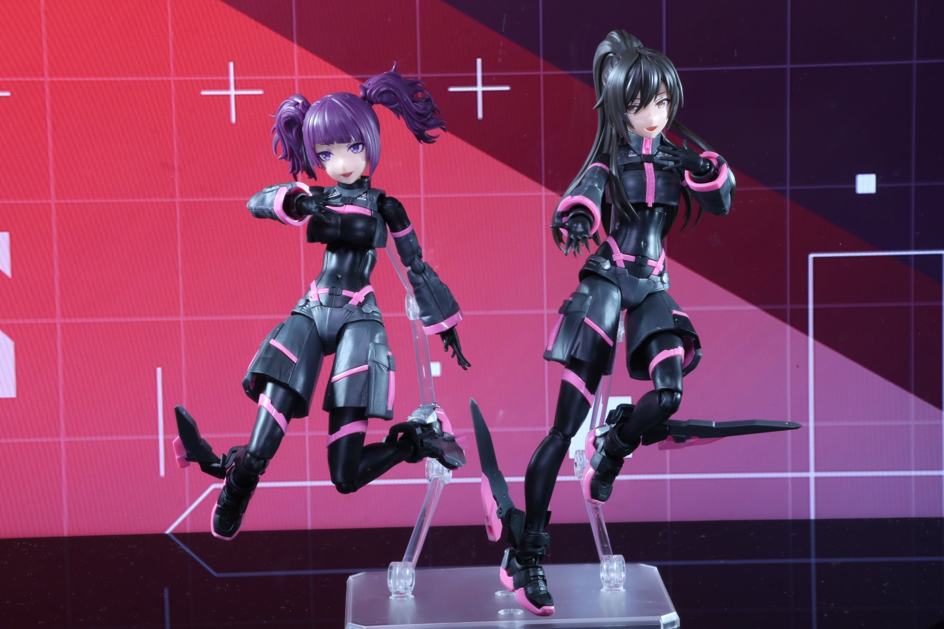 「30MS オプションボディパーツ シグマシスターズパラドクス1[カラーA]」を身に纏った田中摩美々と白瀬咲耶