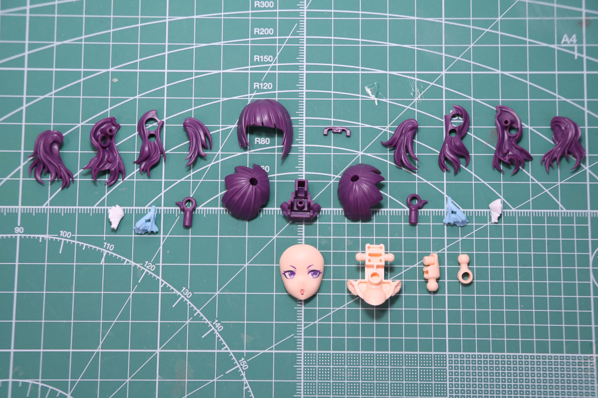 ツインテールは細かくパーツ分けされ、積層構造でボリュームを表現