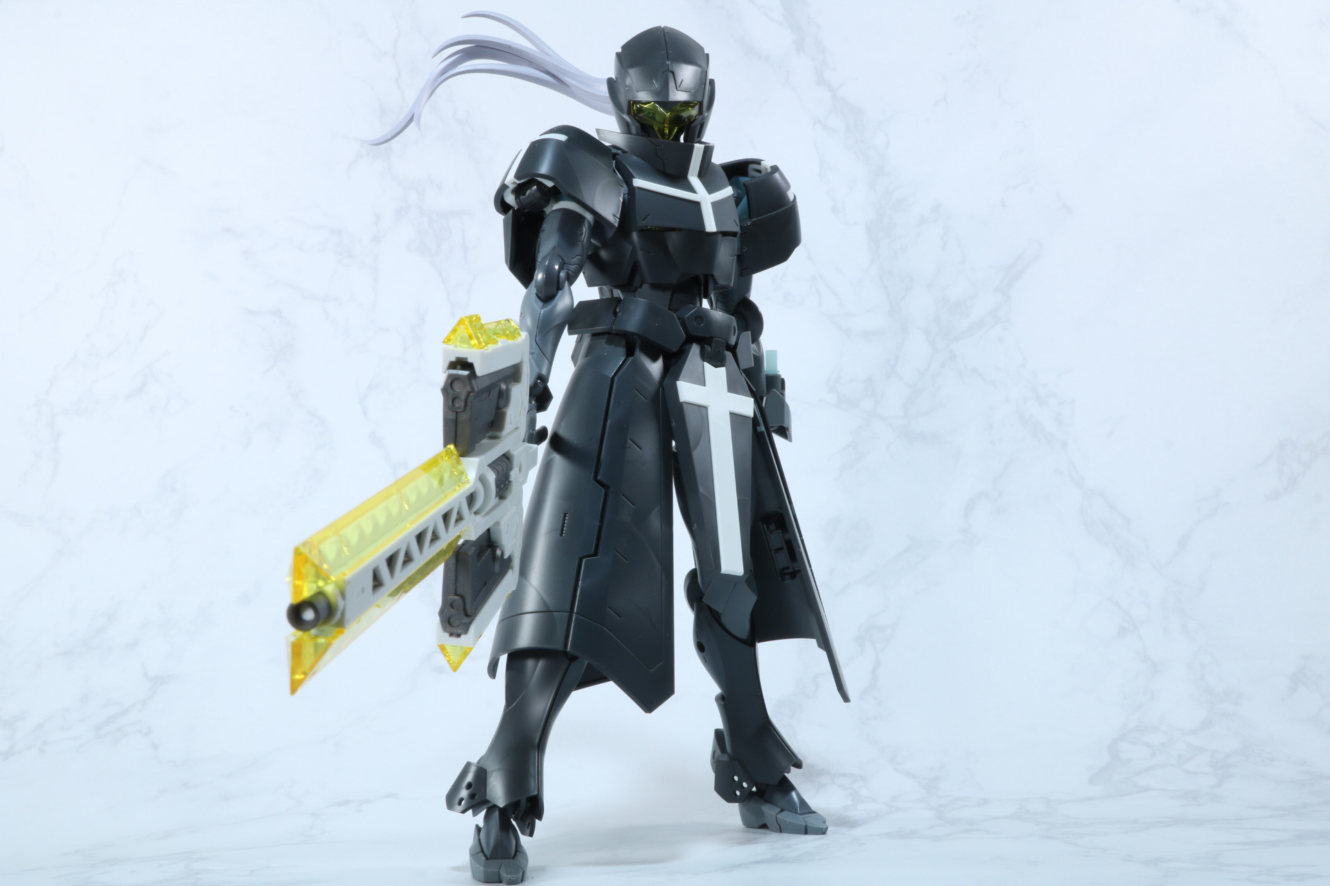 片腕で「グレイヴアームズ2」大剣モードを持つこともできる